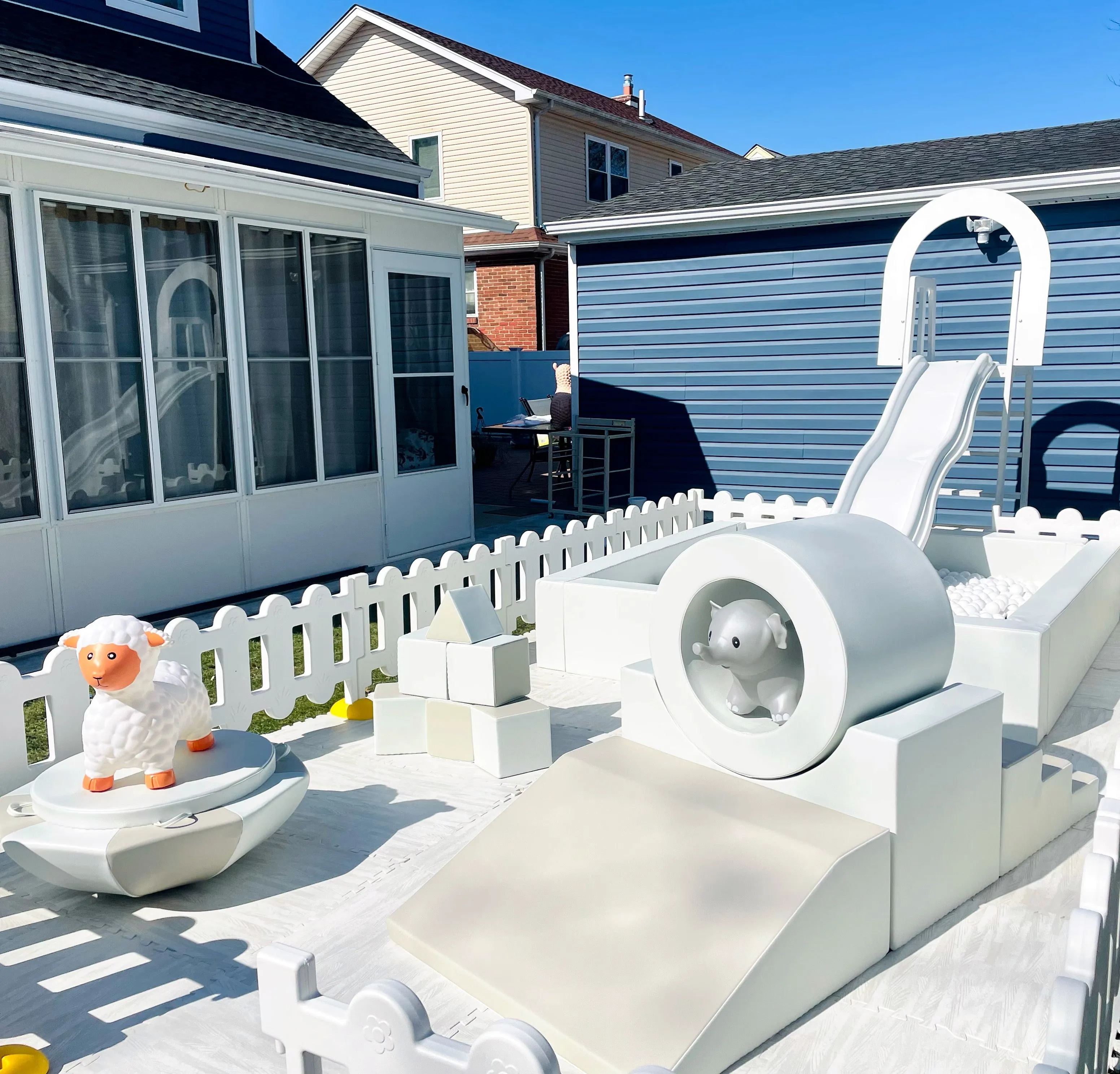 ALL WHITE LUXURY