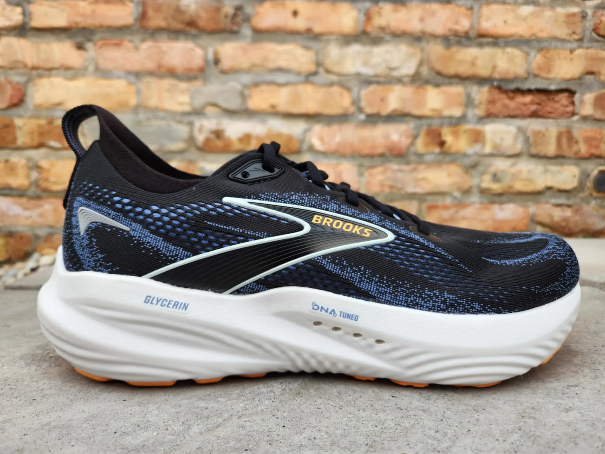 Brooks M Glycerin 22