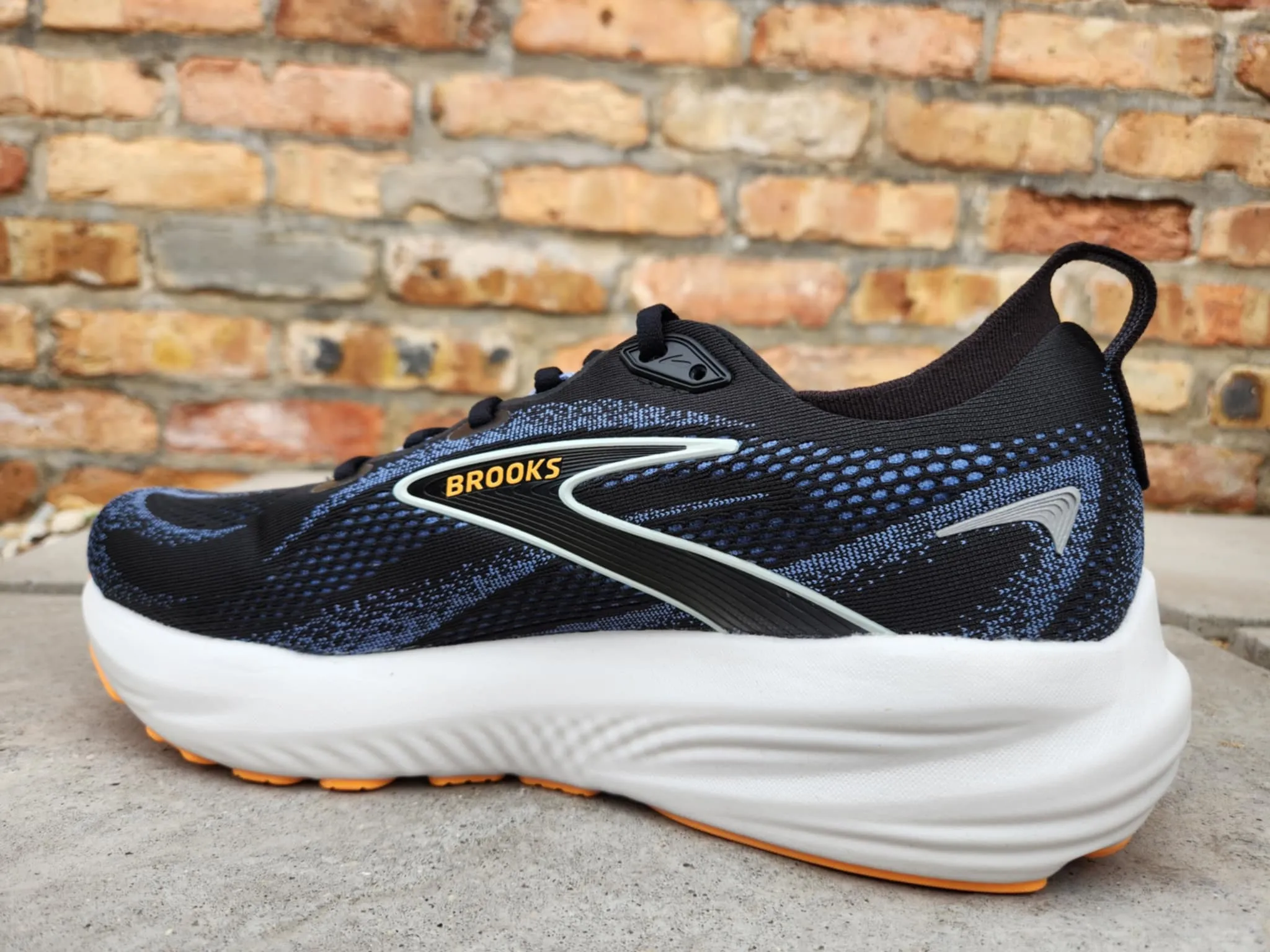 Brooks M Glycerin 22