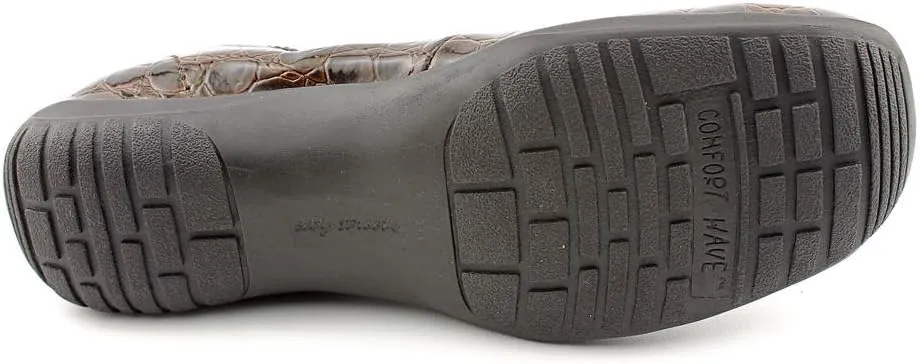 Easy Street Women's Purpose Slip-On