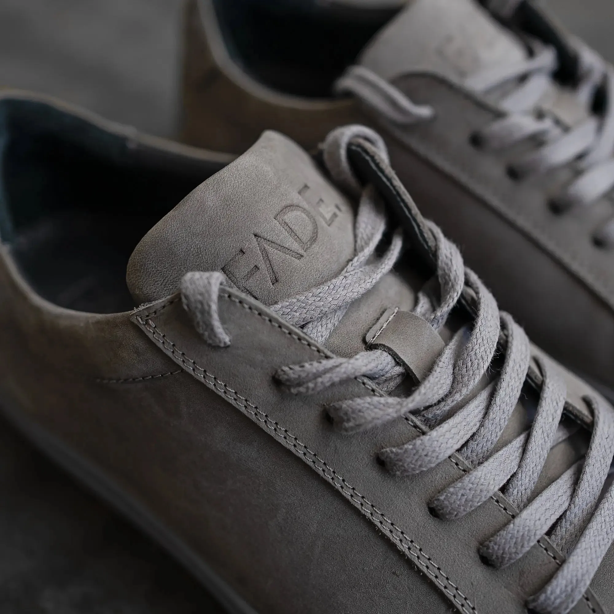 Essential Sneaker Grey