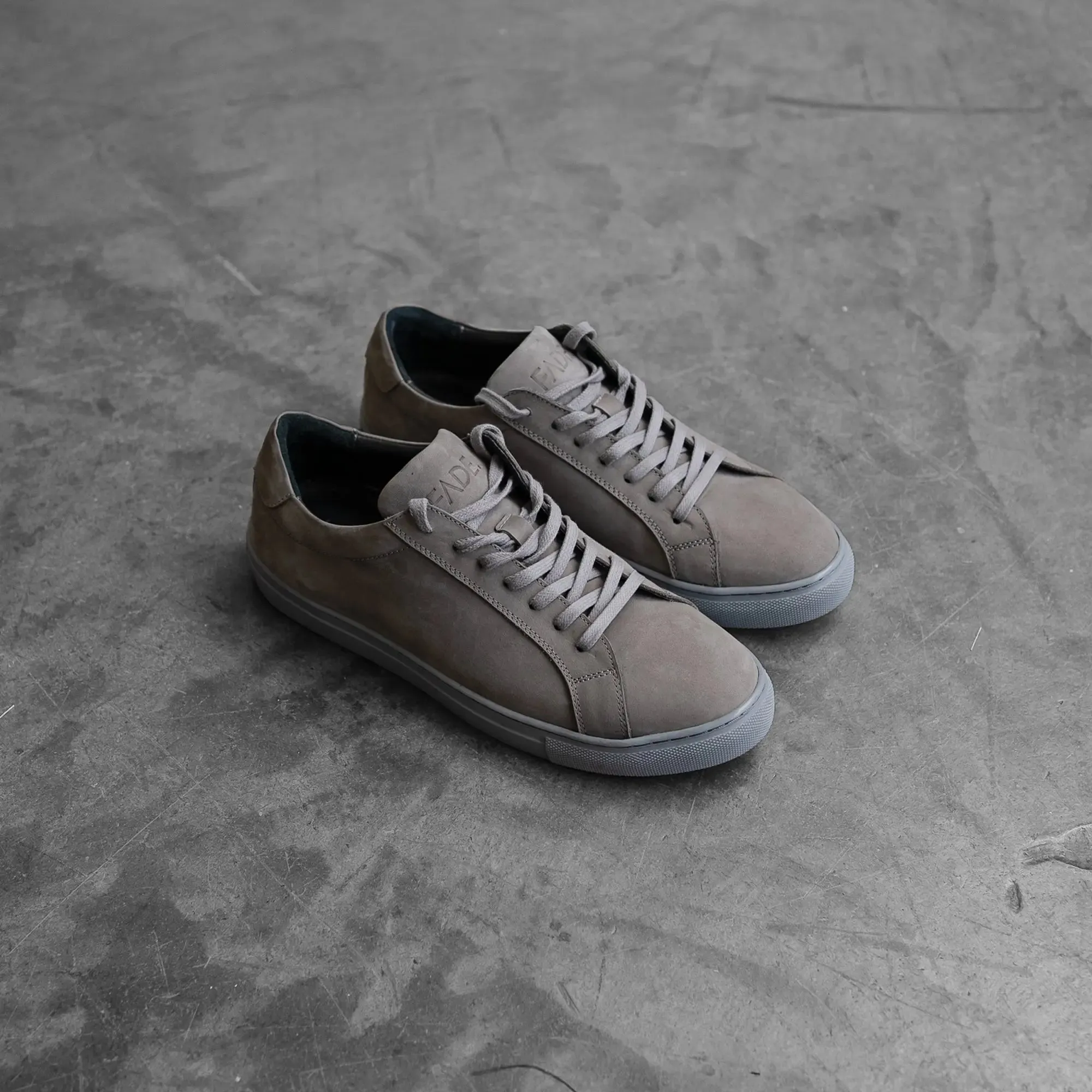Essential Sneaker Grey