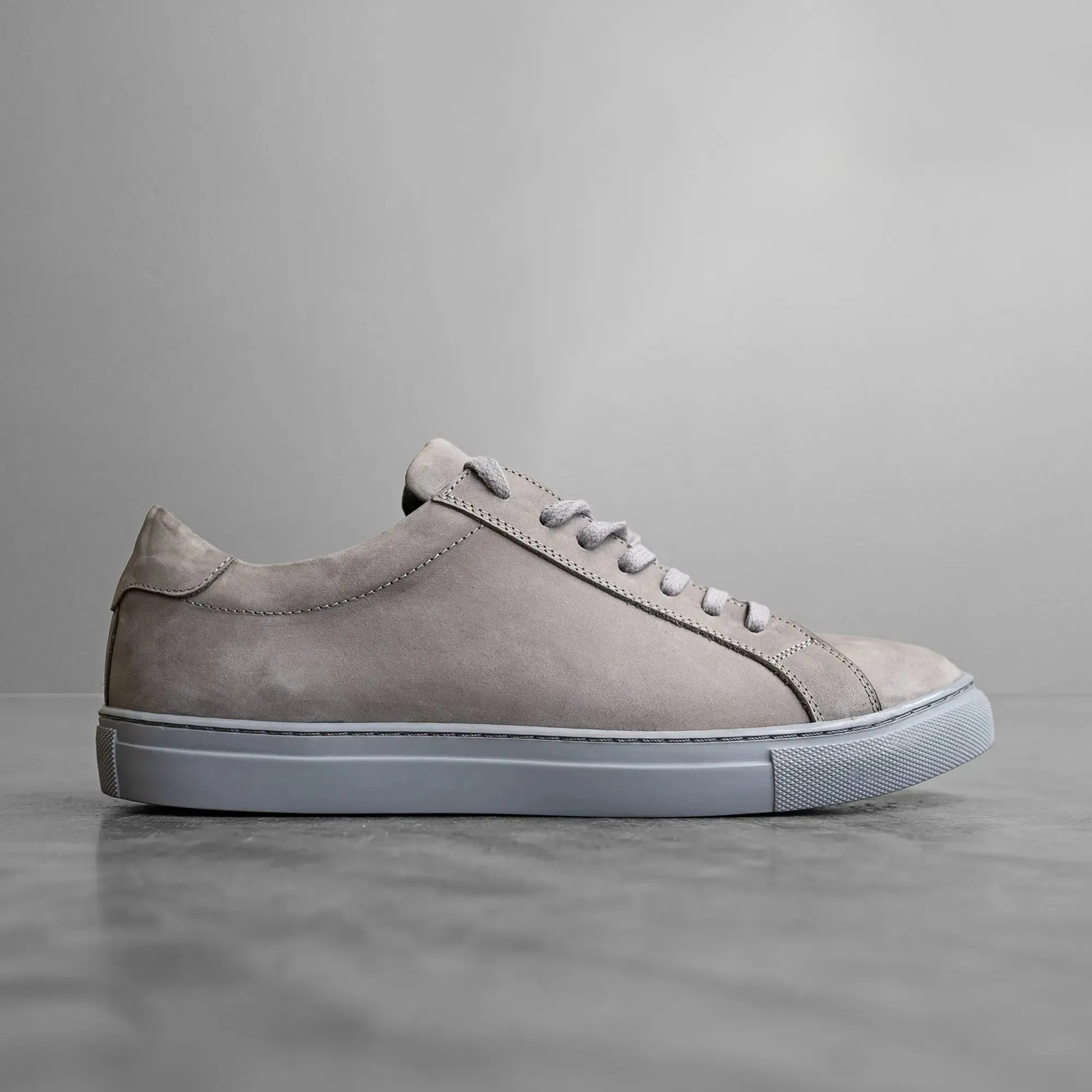 Essential Sneaker Grey