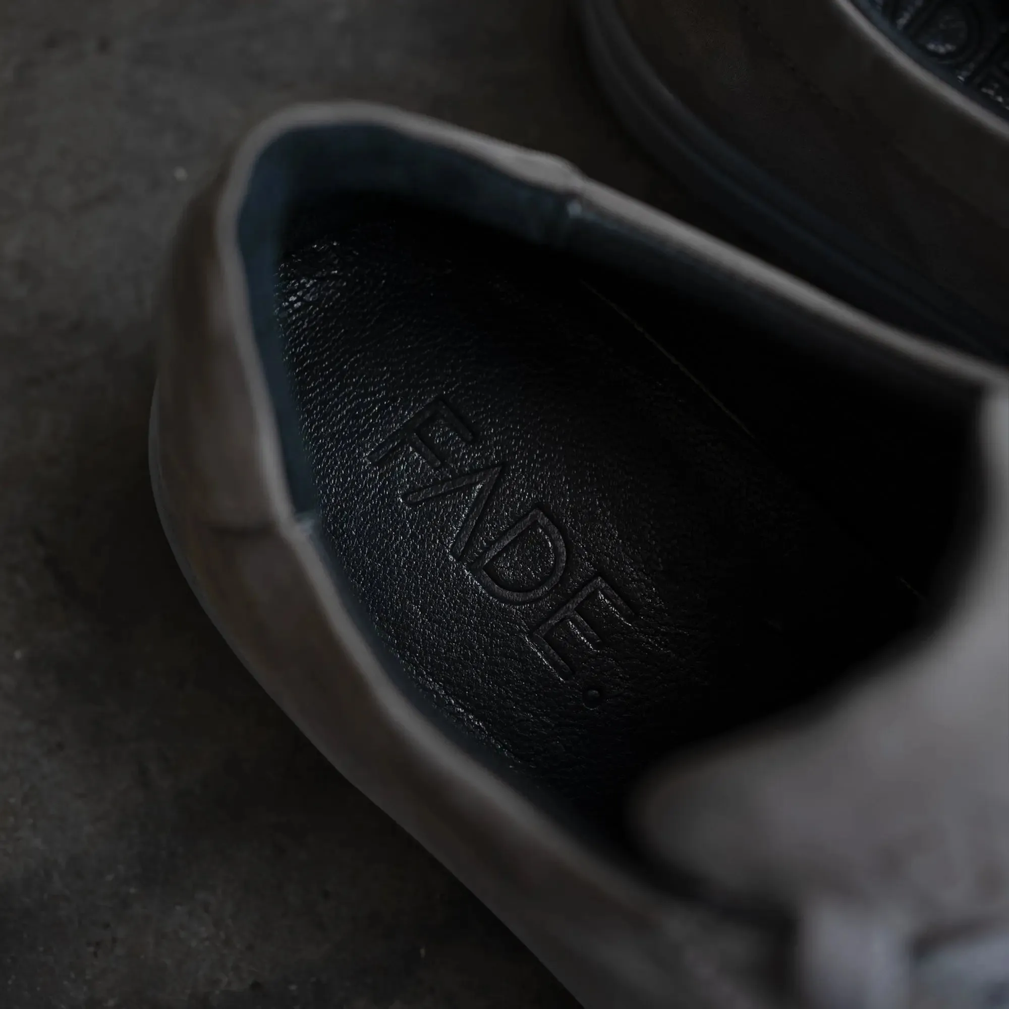 Essential Sneaker Grey