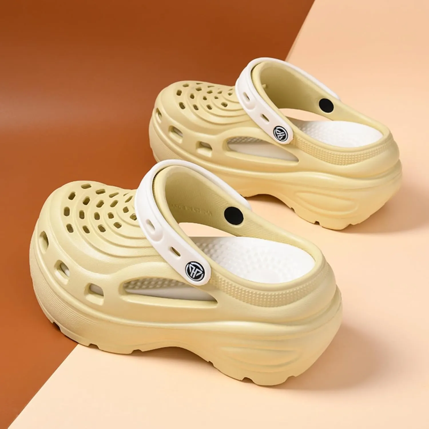 Fashion Comfortable Platform Clogs for Women, 6CM Height - Increasing, Cloud Slides, Casual Pillows Sandals, Beach Shoes, Sandals (Black,4.5)