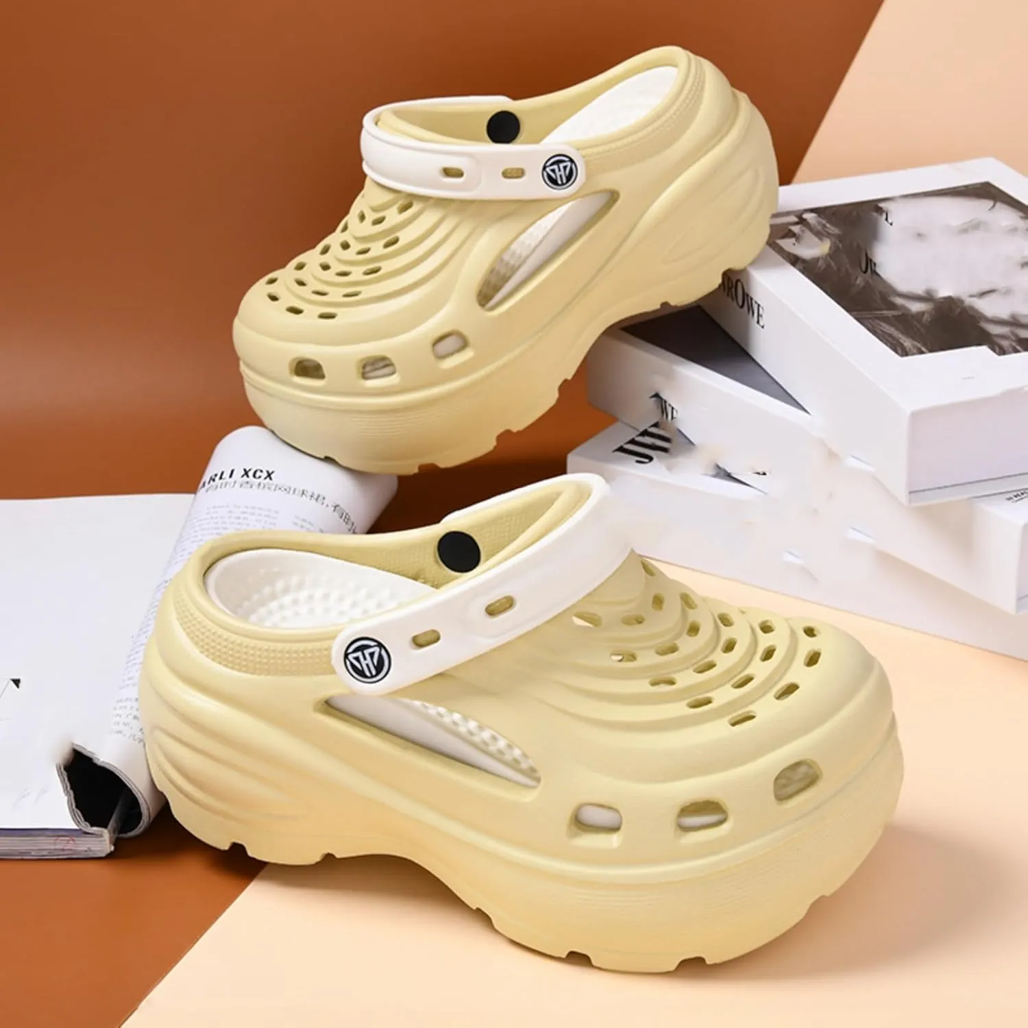 Fashion Comfortable Platform Clogs for Women, 6CM Height - Increasing, Cloud Slides, Casual Pillows Sandals, Beach Shoes, Sandals (Black,4.5)