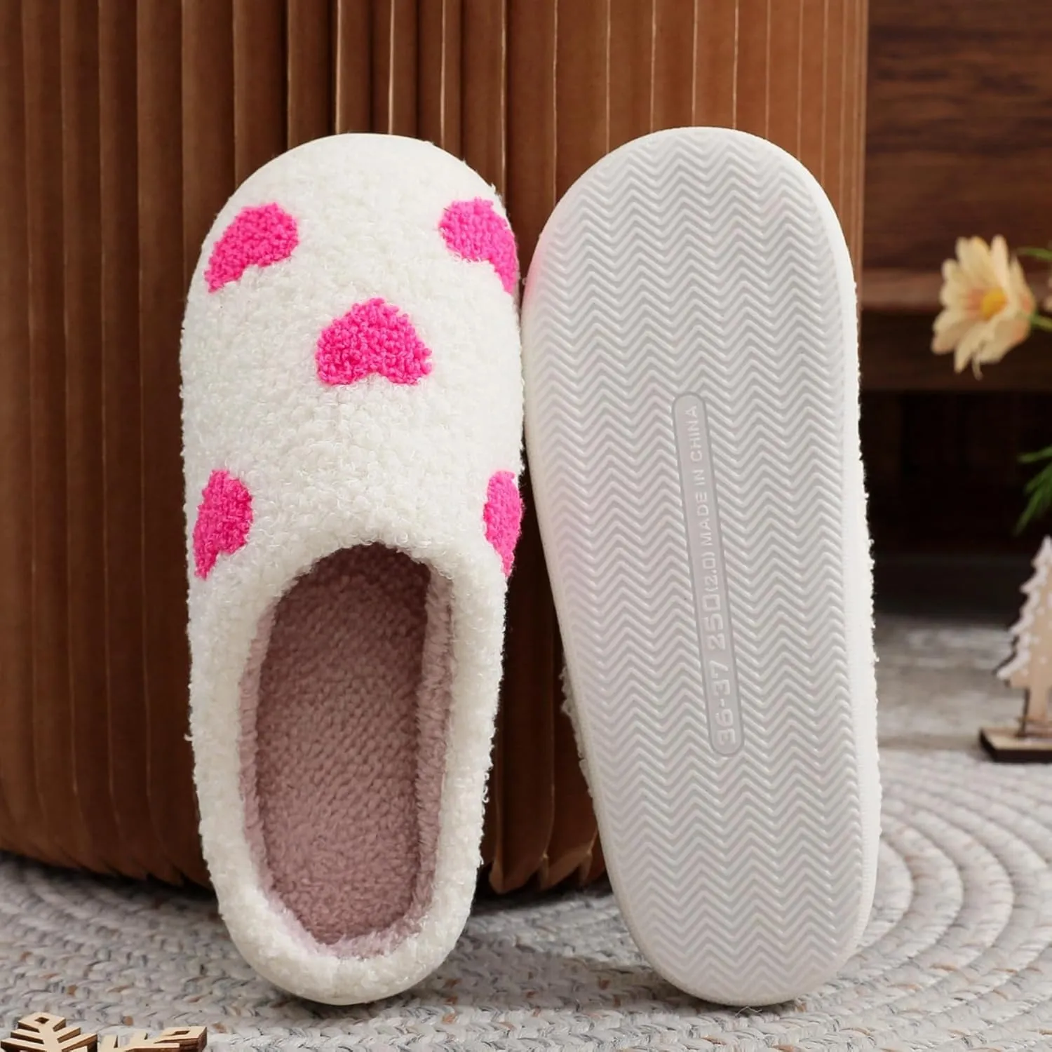 House Slippers for Women Men Indoor Soft Plush Comfy Warm Couple Home Slippers Cute Heart Shaped Winter Cozy Cotton Slippers Slides Slip On Fuzzy Bedroom Slippers