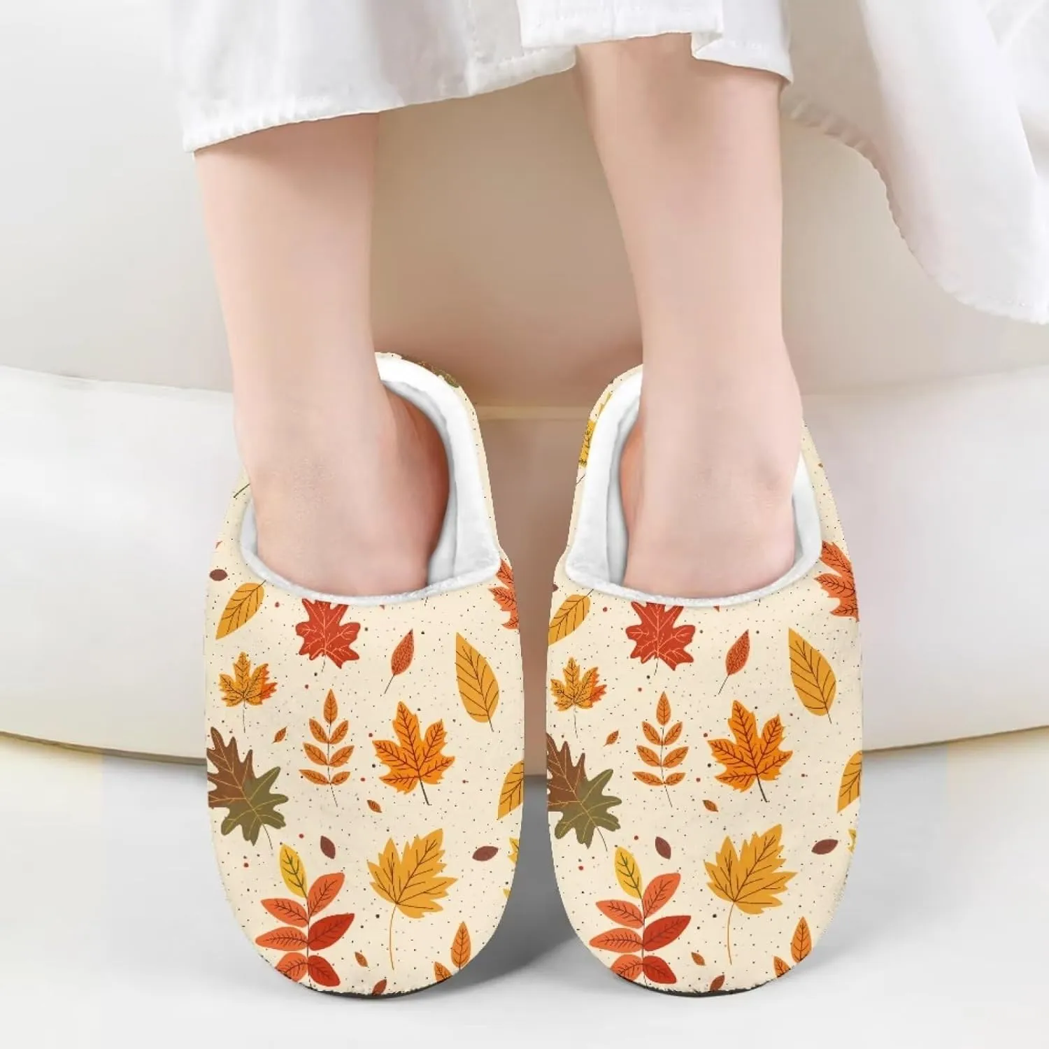 Howilath Maple Leaves Print Unisex Big Kids Little Kids Slippers with Non-slip Rubber Sole for Big Boys Girls