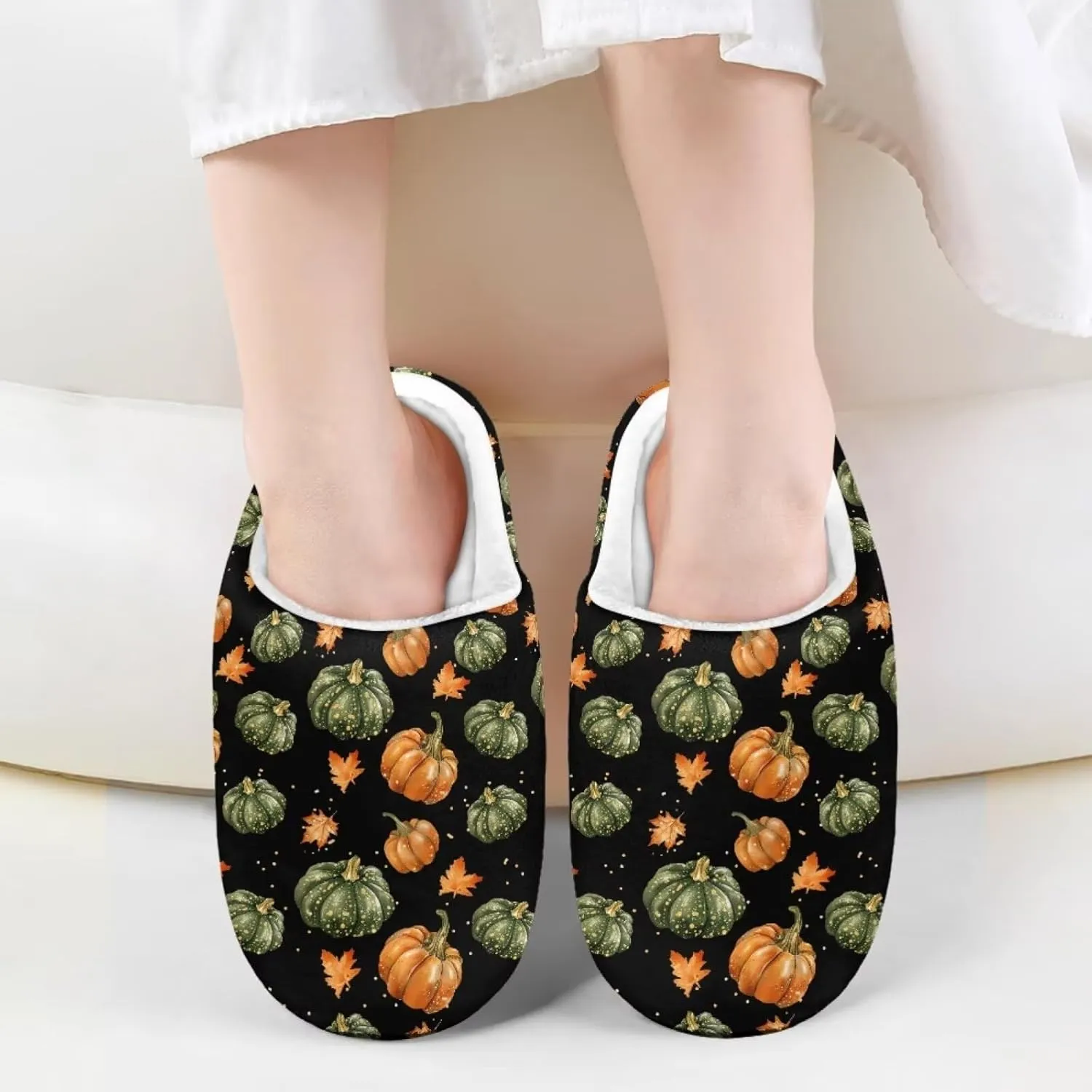 Howilath Maple Leaves Print Unisex Big Kids Little Kids Slippers with Non-slip Rubber Sole for Big Boys Girls