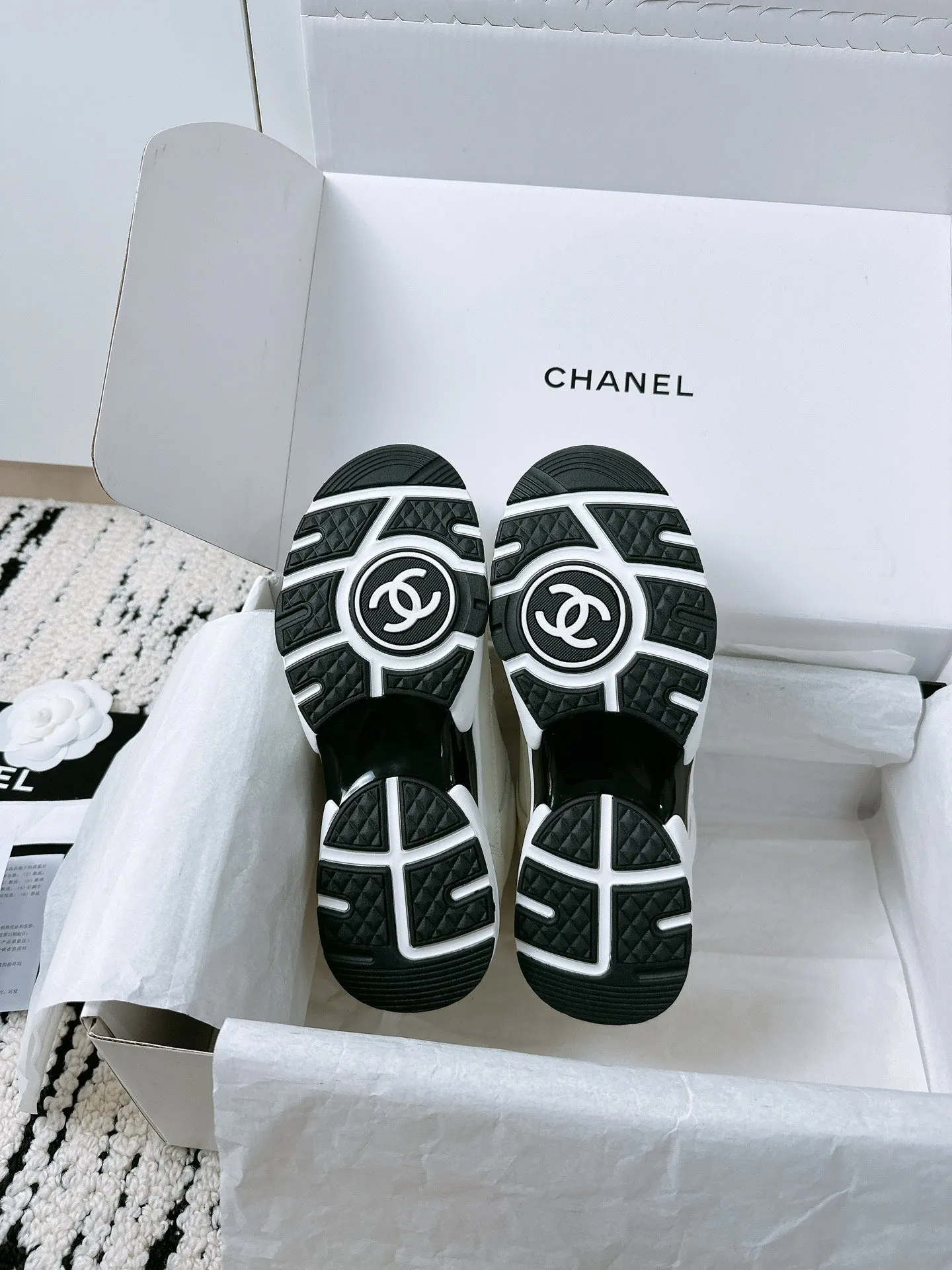 Invitation-only sale Final hours Sneaker 144702 In Cowhide Soft White 35mm CHANEL