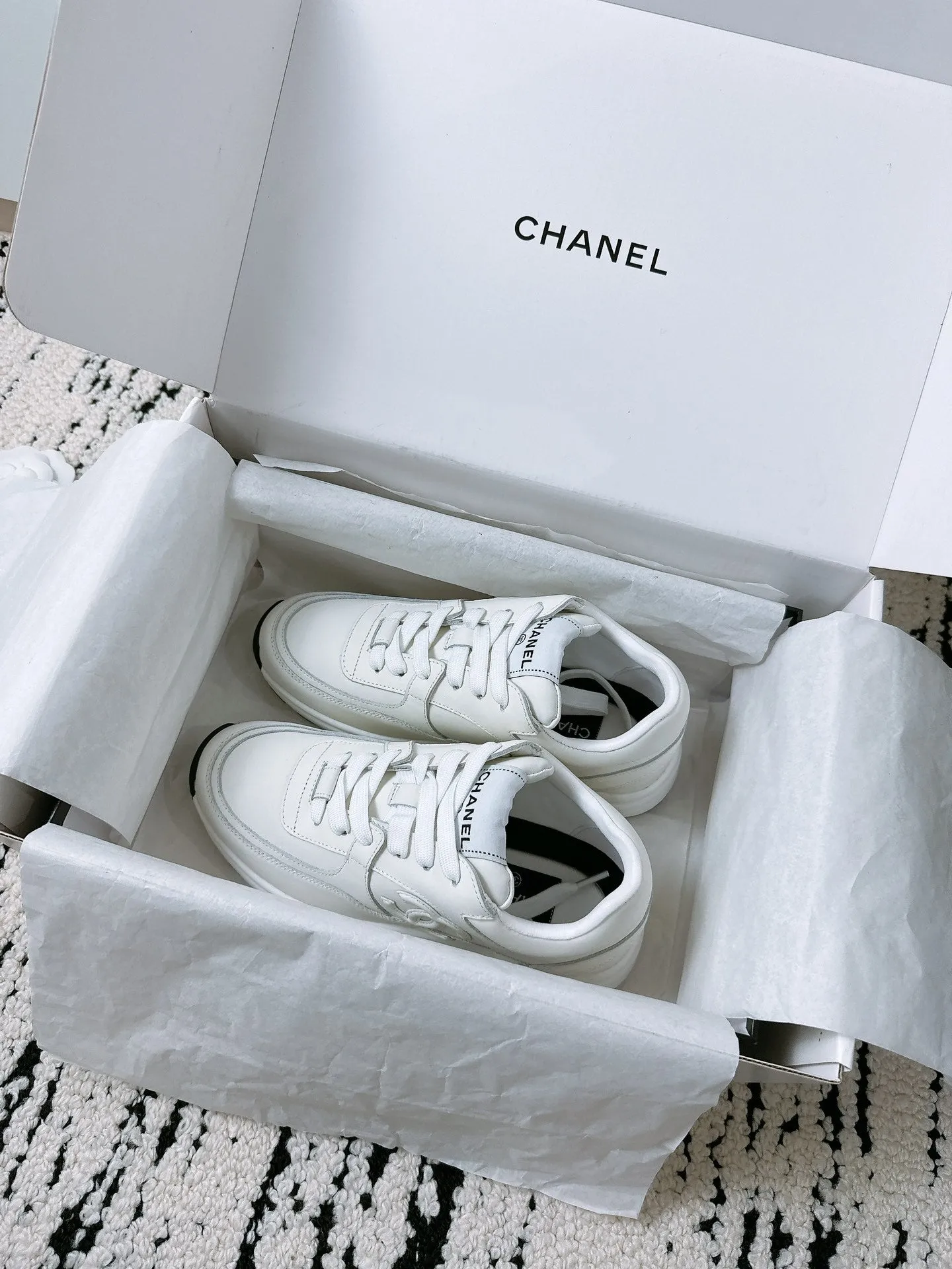 Invitation-only sale Final hours Sneaker 144702 In Cowhide Soft White 35mm CHANEL