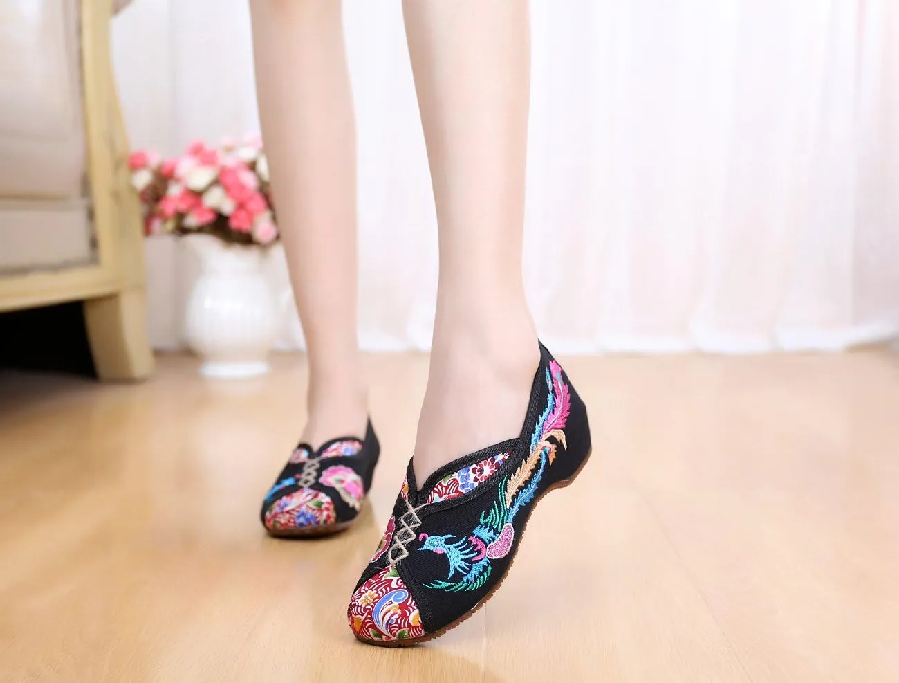 Lazutom Women Lady Vintage Chinese Style Embroidery Slip-On Cheongsam Walking Shoes