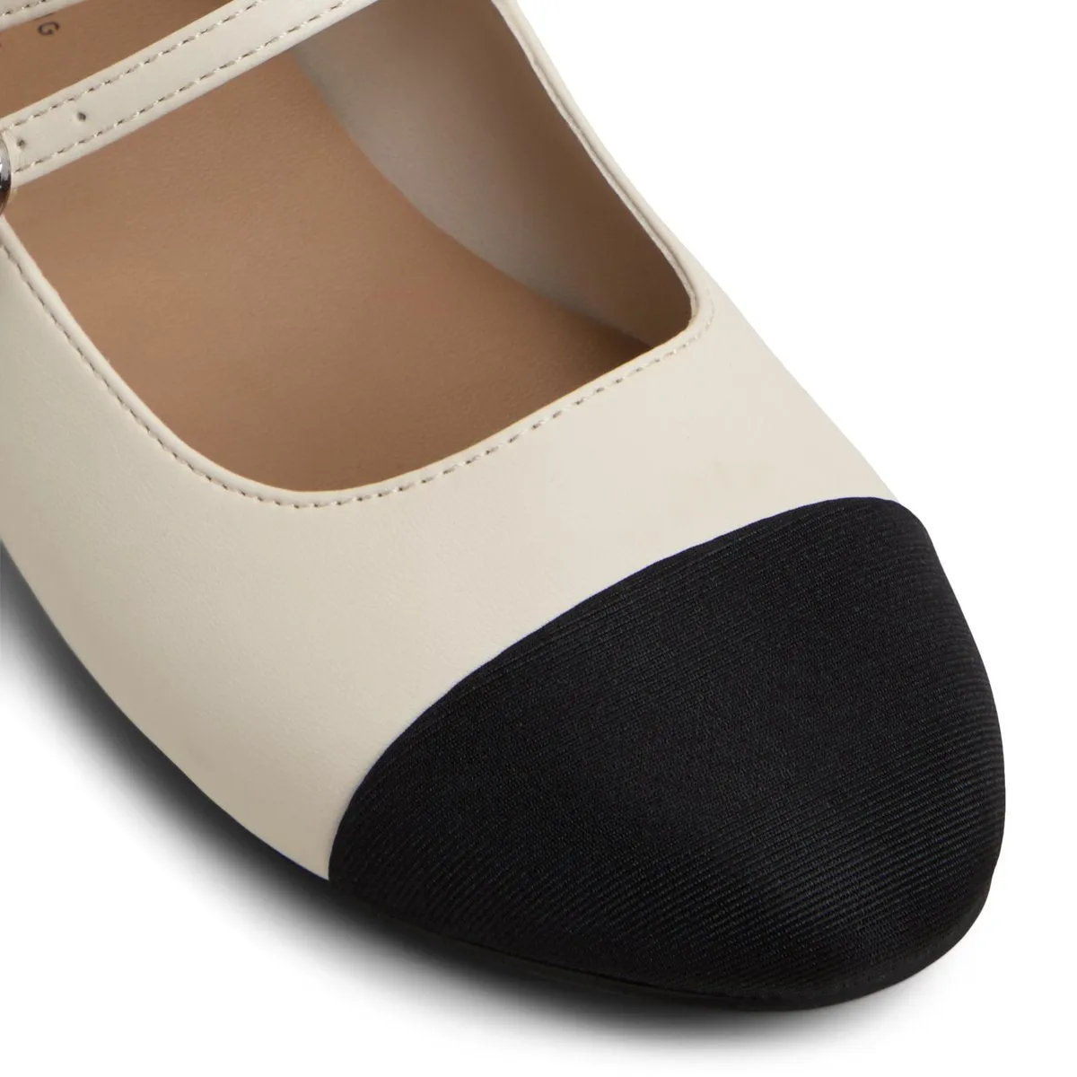 Libbi Ballet Flats