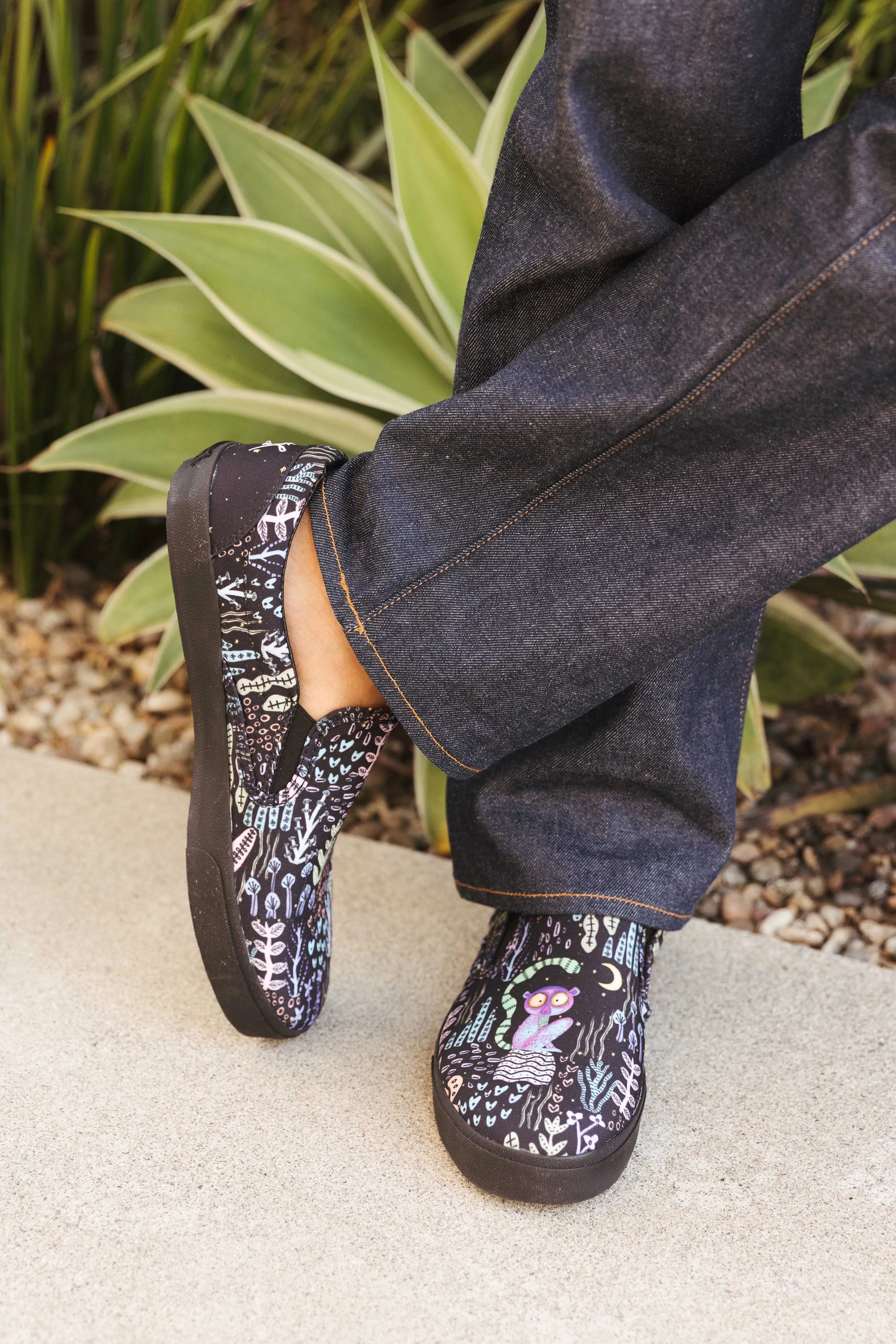 Loomi Slip On