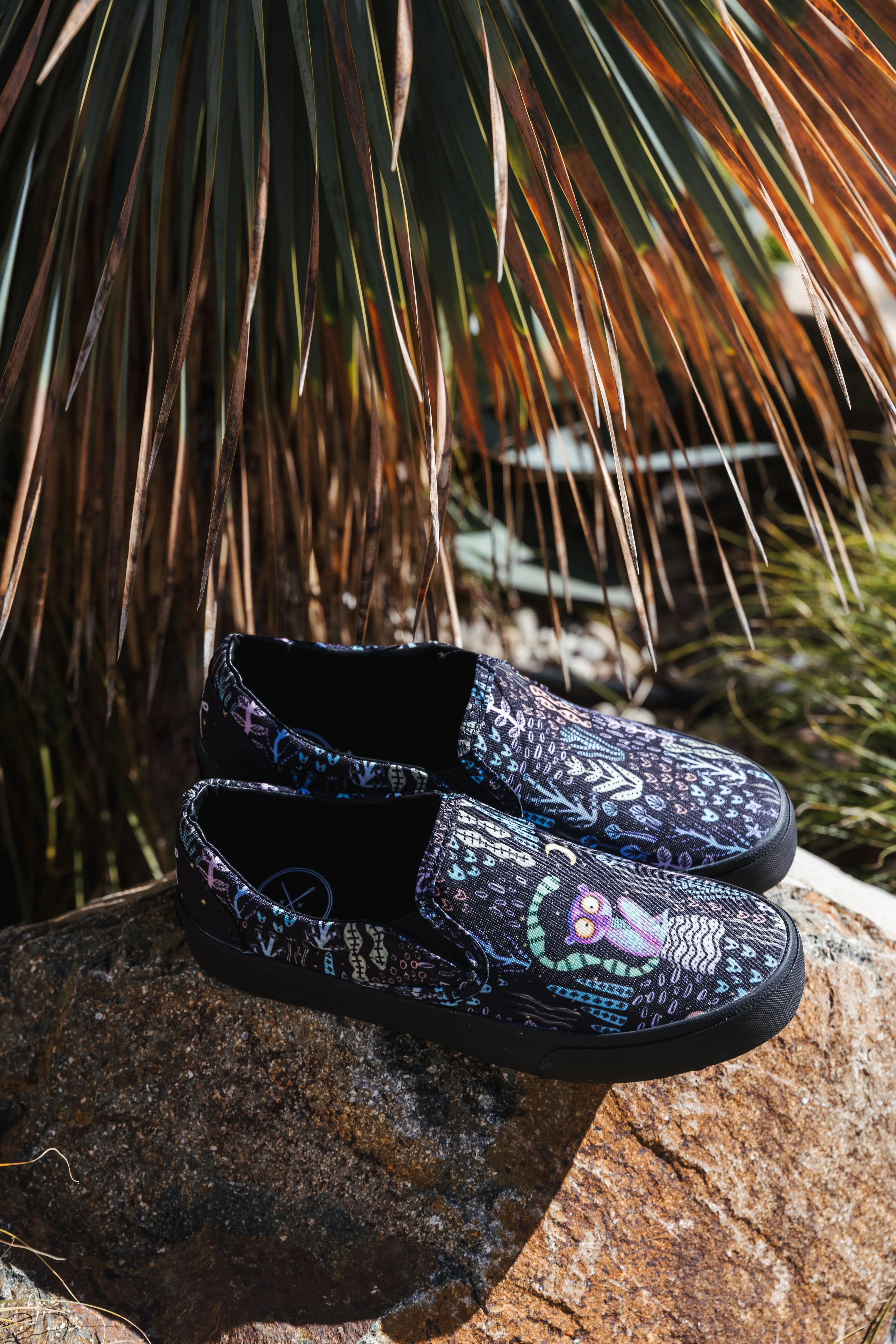 Loomi Slip On