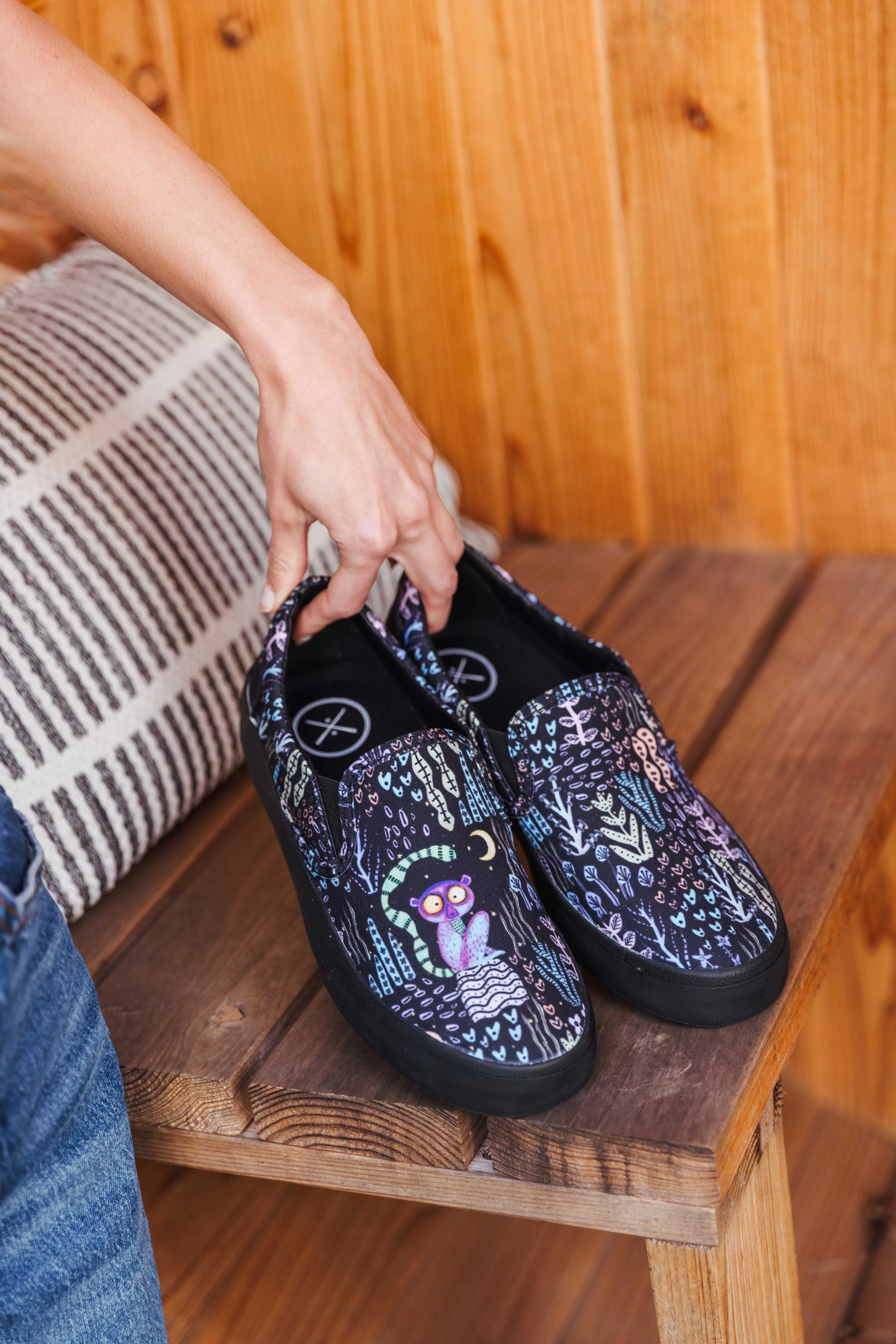 Loomi Slip On