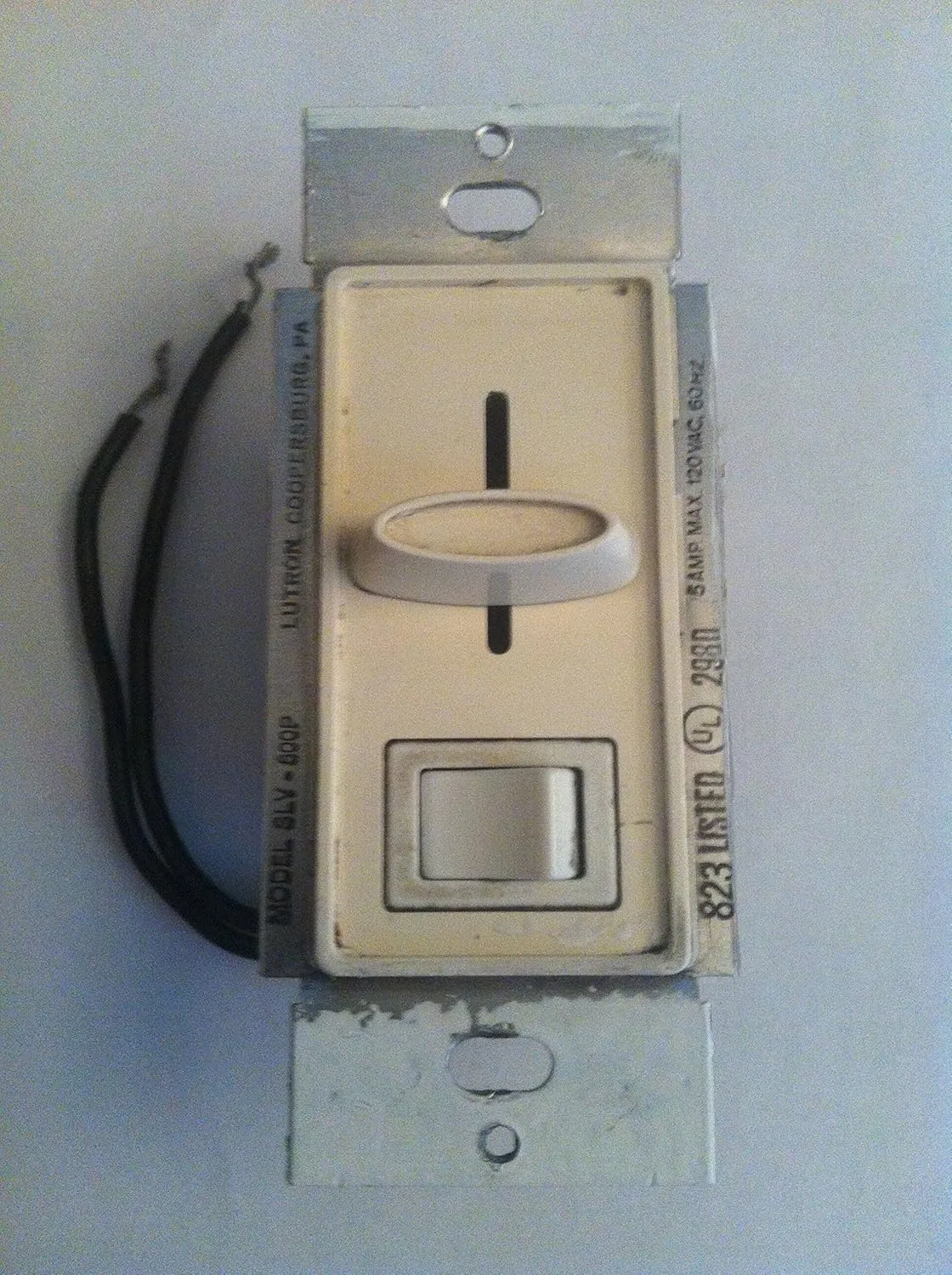 Lutron Skylark Dimmer Switch, Magnetic Low-Voltage 450-Watt/600 VA, Single-Pole, SLV-600P-IV, Ivory