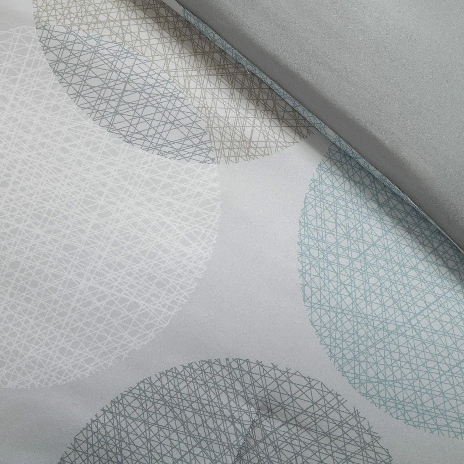Madison Park Essentials Bed in a Bag Comforter, Vibrant Color Design All Season Down Alternative Cover with Complete Cotton Sheet Set, King(104"x92"), Knowles, Circular Aqua, 9 Piece