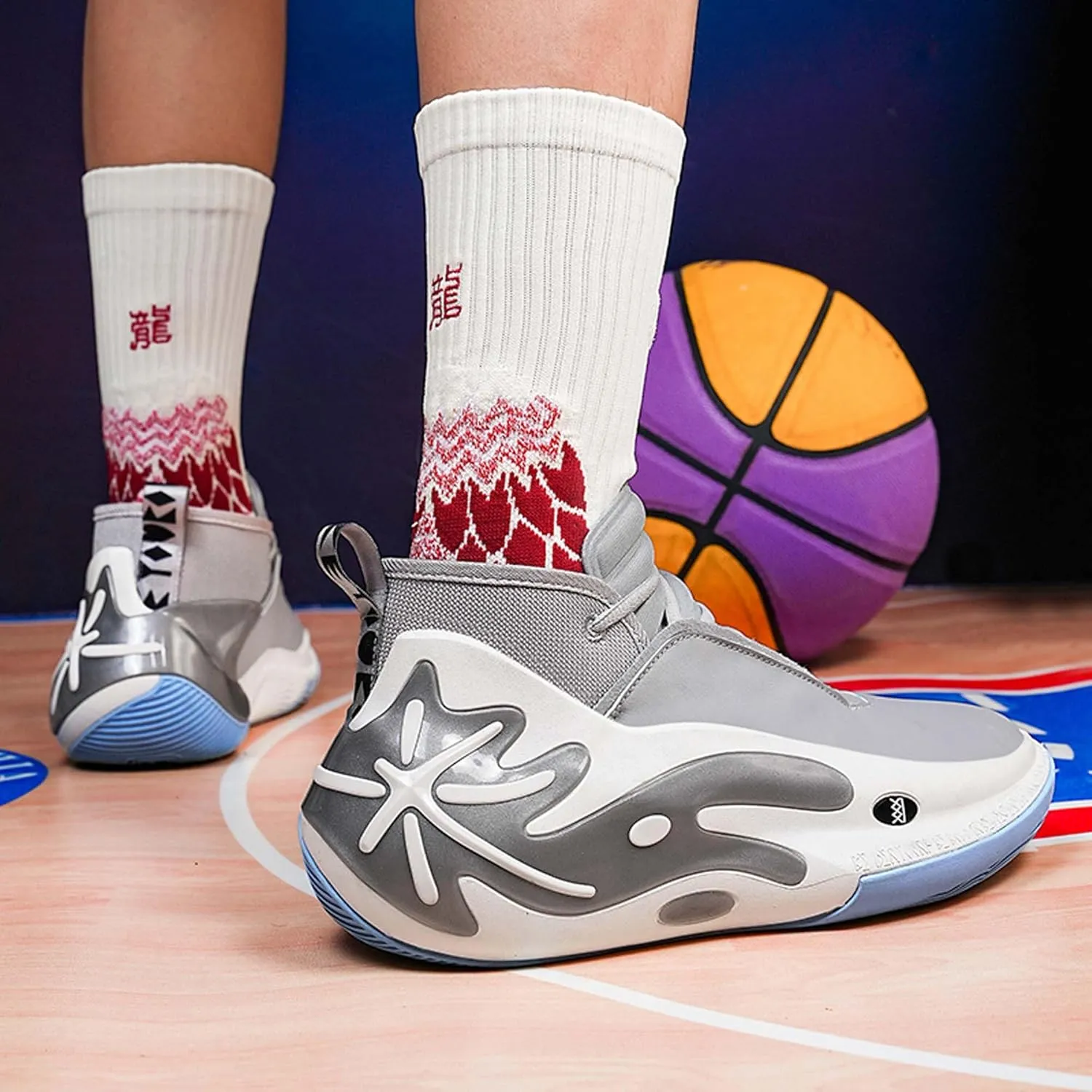 Men's Fashion Basketball Shoes Women's Breathable Sports Running Shoes Professional Shock Absorption Sneakers Teenagers Outdoor Tennis Training Jogging Shoes Casual Sneakers