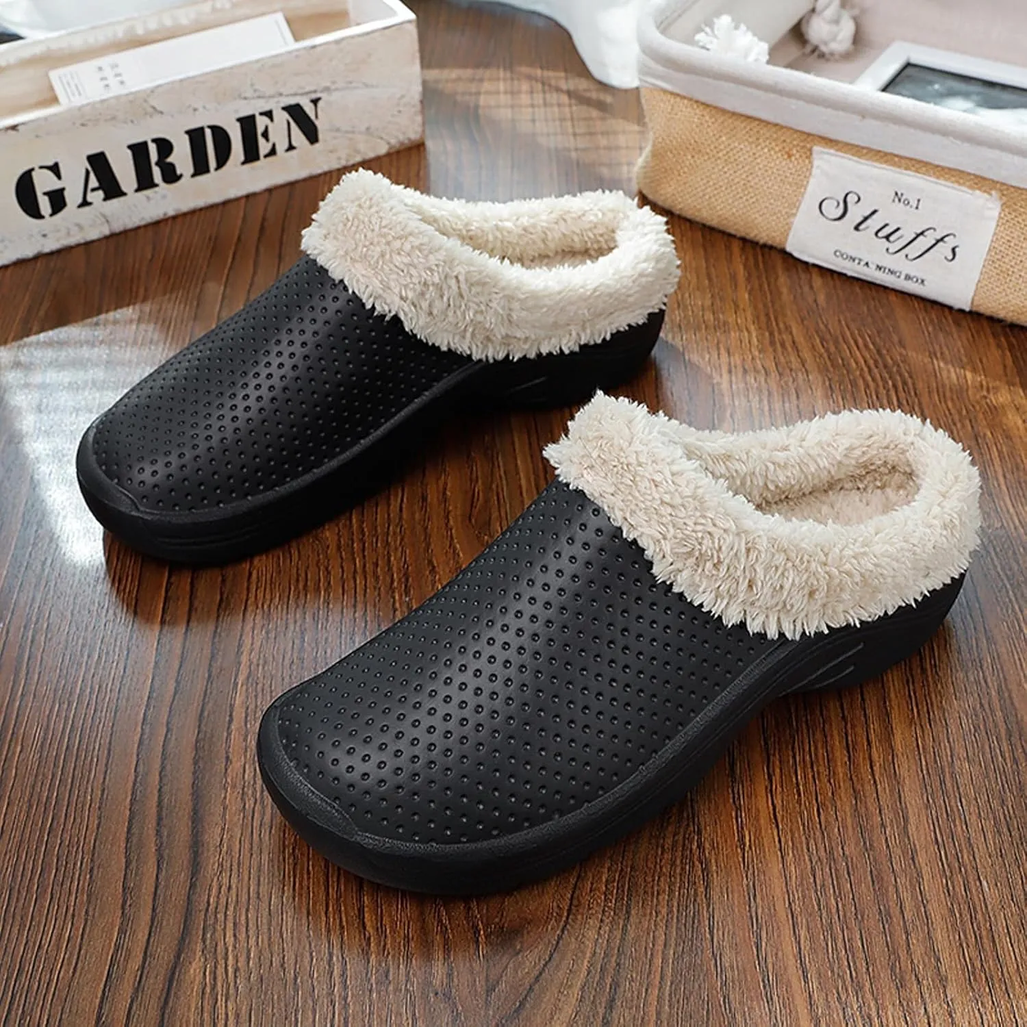 Men’s Lined Clogs Women’s Winter Fuzzy Slippers Waterproof Fur Lined Clogs Slip On Room Shoes Non-Slip Garden Shoes
