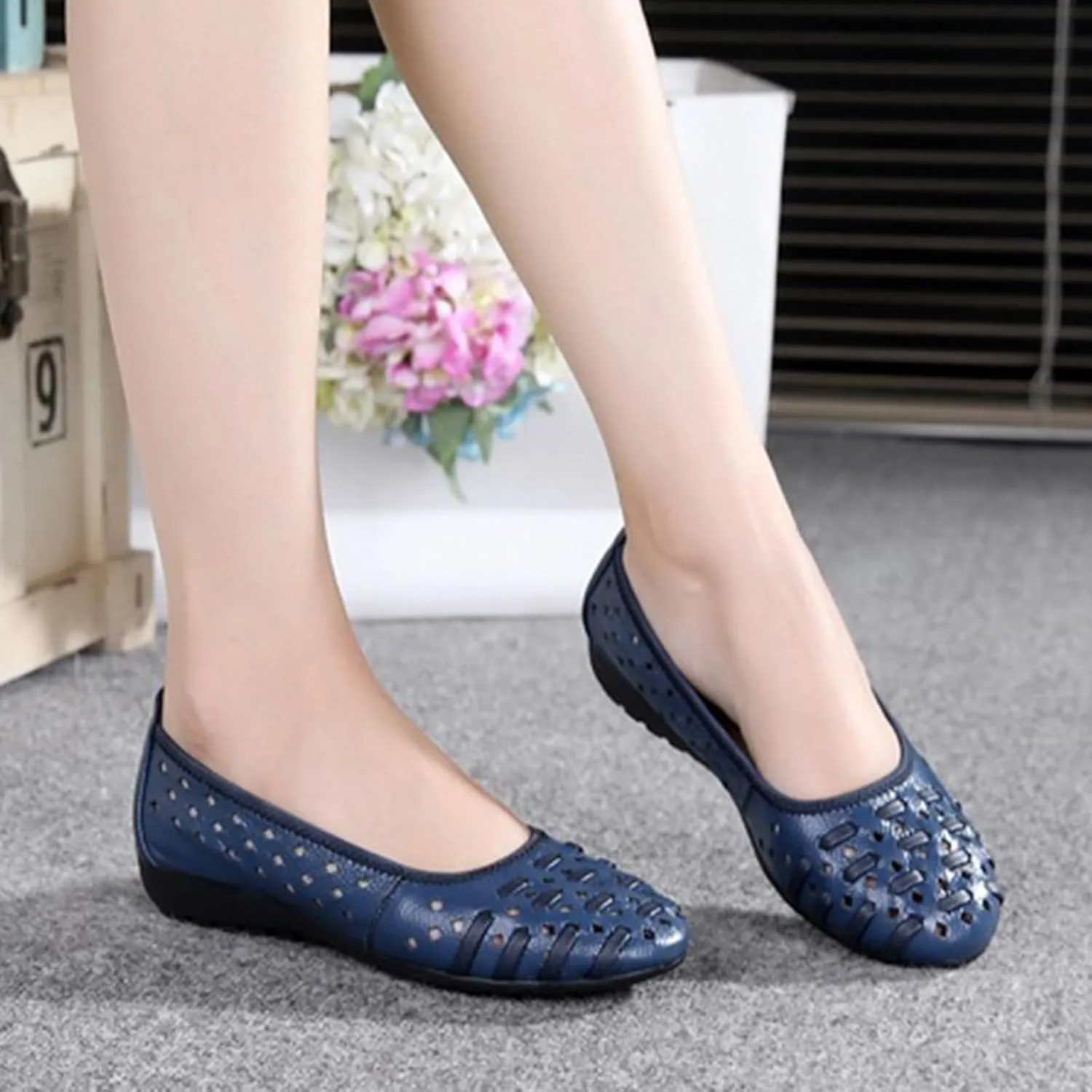 MOYOWEI Women's Summer Comfort Woven Leather Flats,Pointed Closed Toe Hollow Non-slip Soft Sole Slip-on Walking Casual Shoes