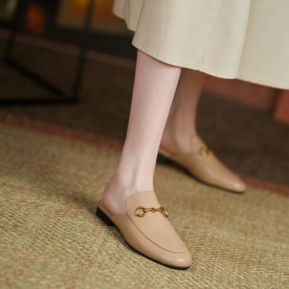 Mules for Women Comfort Slip On Leather Flats Closed Pointed Toe Slides with Metal Decoration Backless Loafers