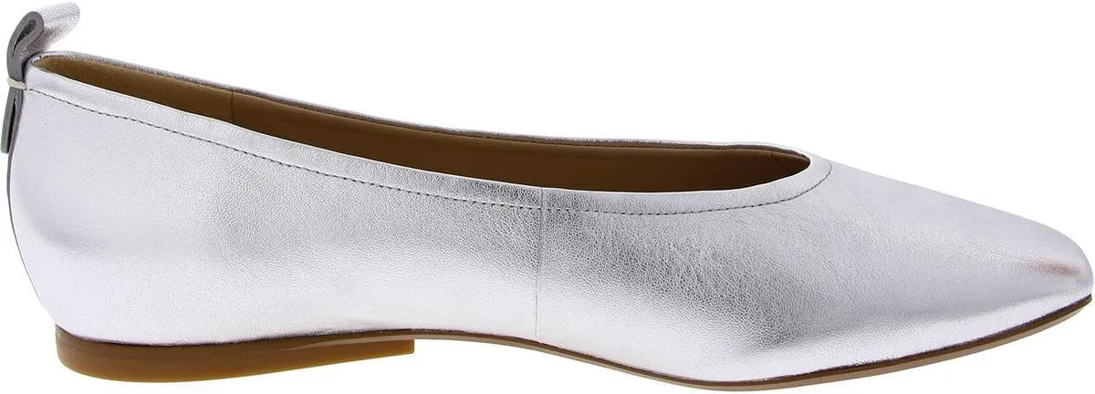 Naturalizer Women's 27 Edit Carla Ballet Flat