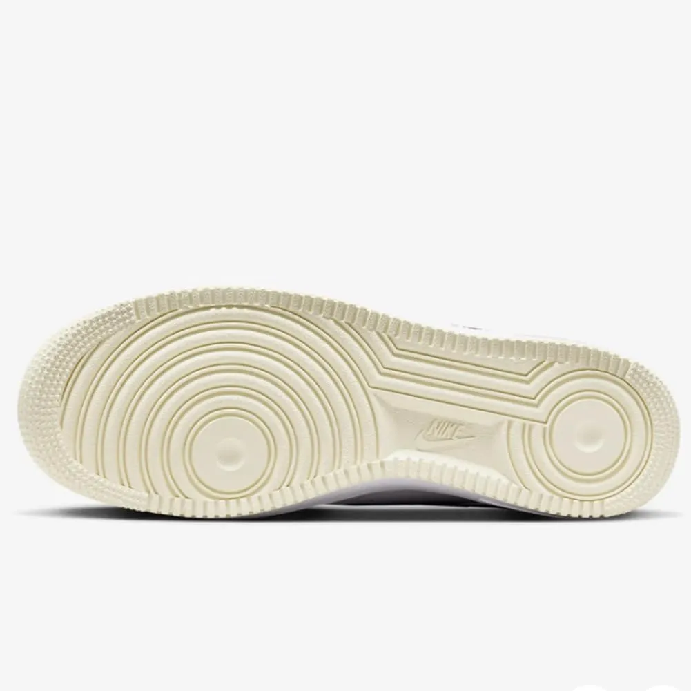 Nike Men's Air Force 1 '07 Shoes