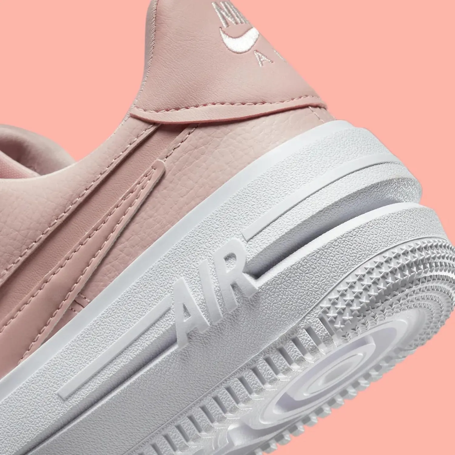 Nike Women's Shoes Sneaker