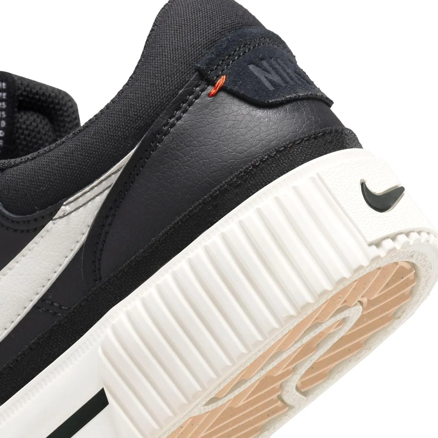 Nike Women's Sneaker, 10