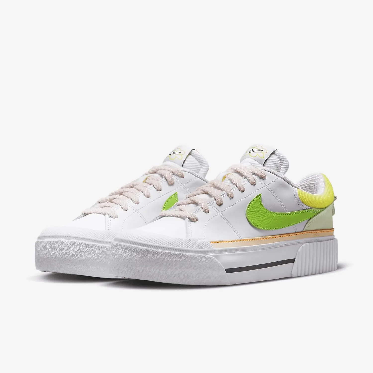 NIKE Women's Sneaker