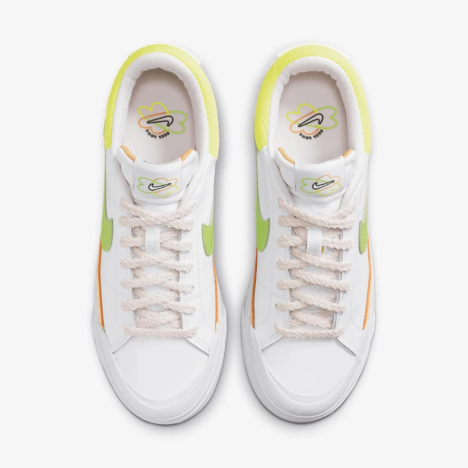 NIKE Women's Sneaker