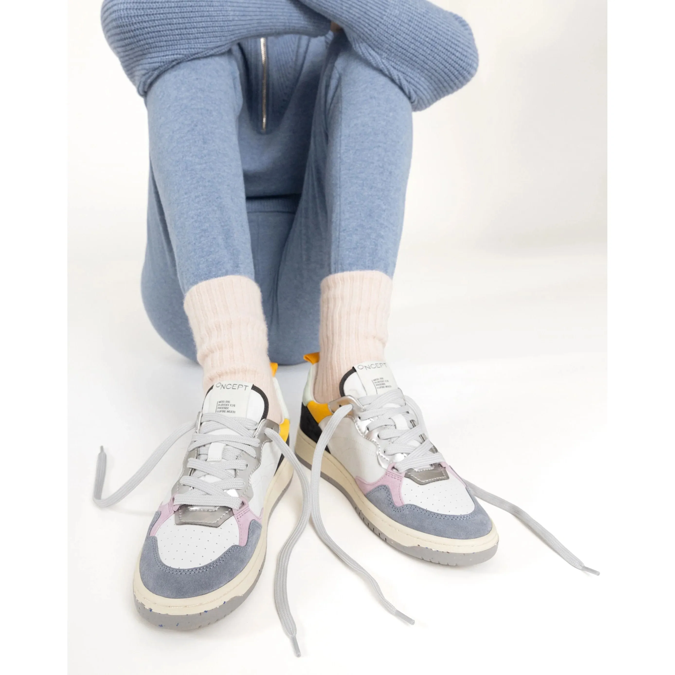 Phoenix Sneaker