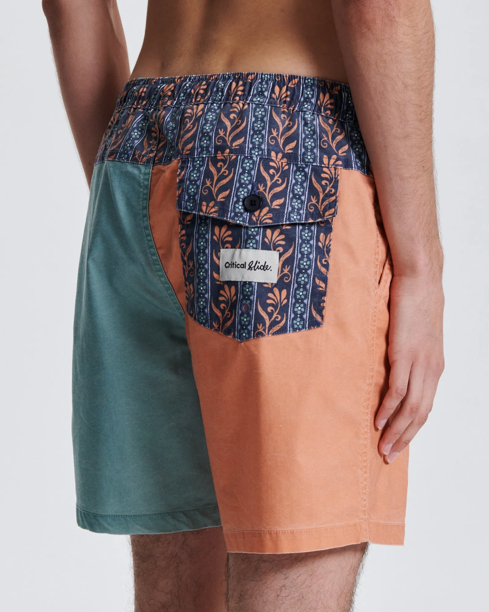 Plain Jane 16" Trunk