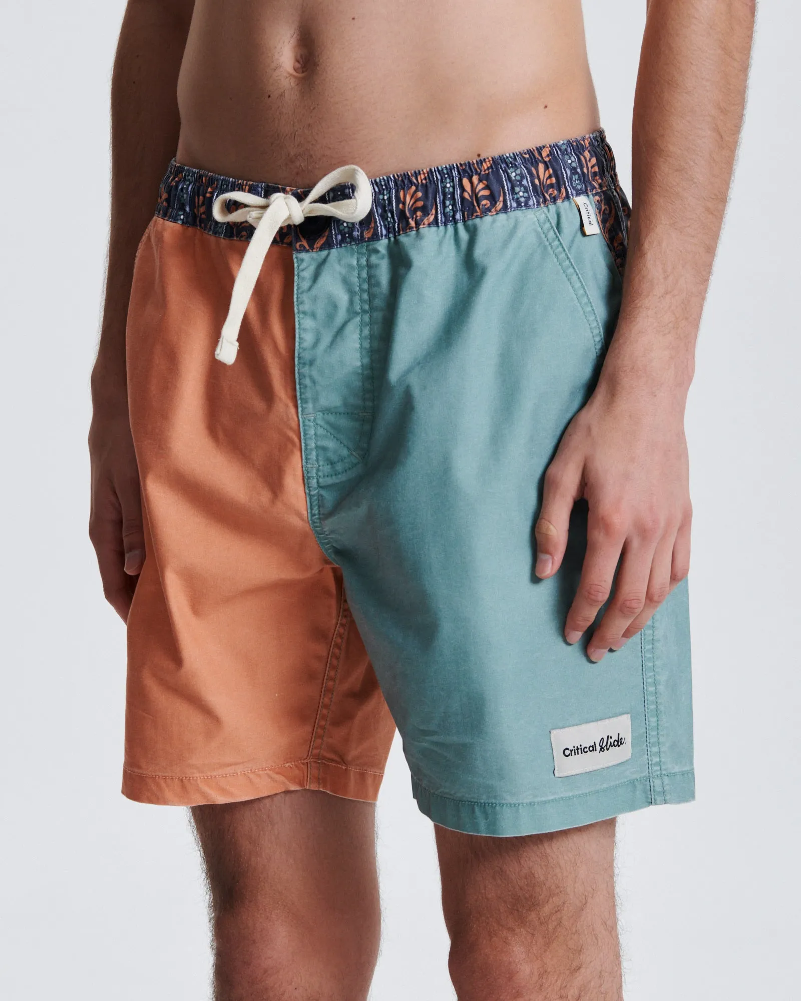Plain Jane 16" Trunk