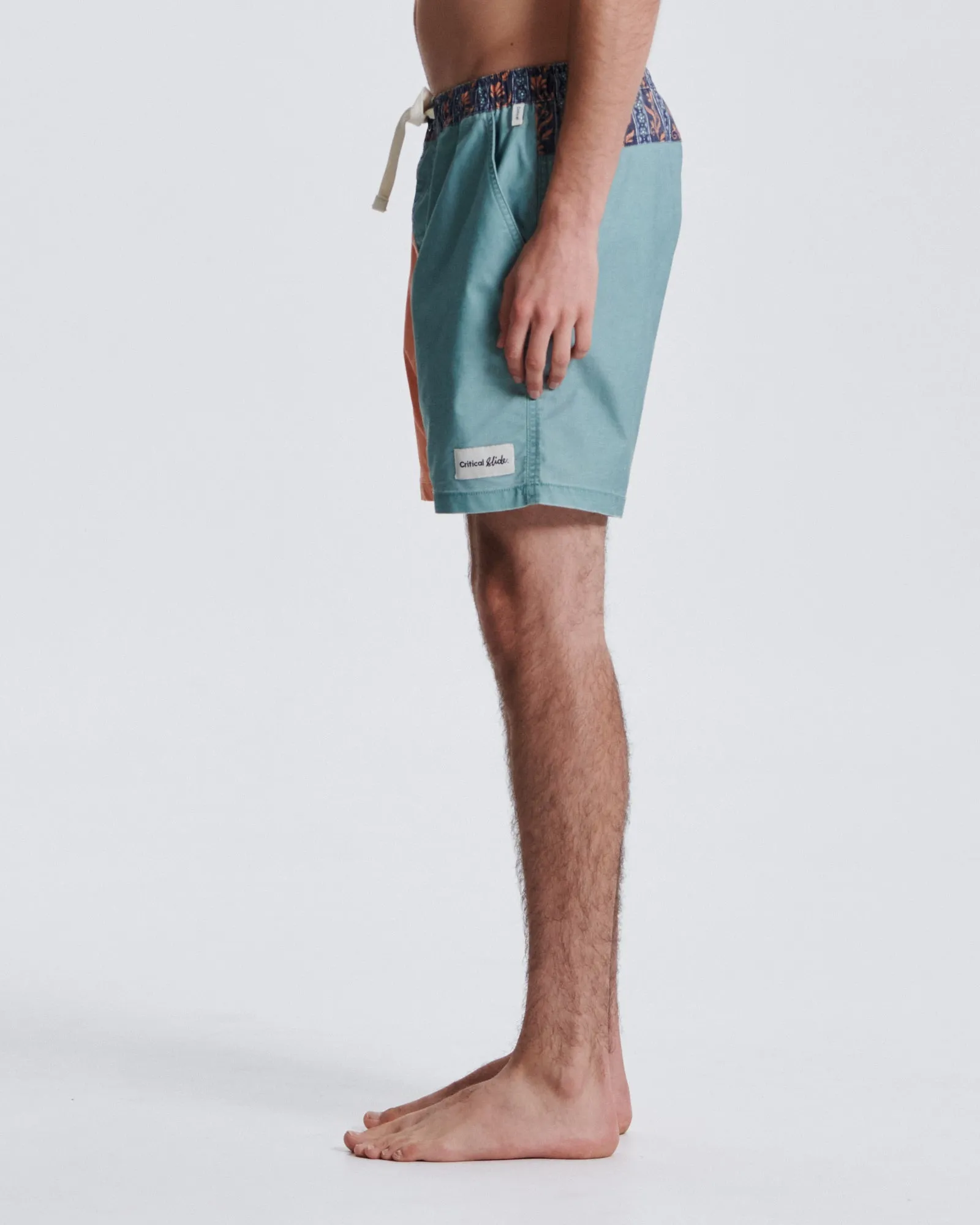 Plain Jane 16" Trunk
