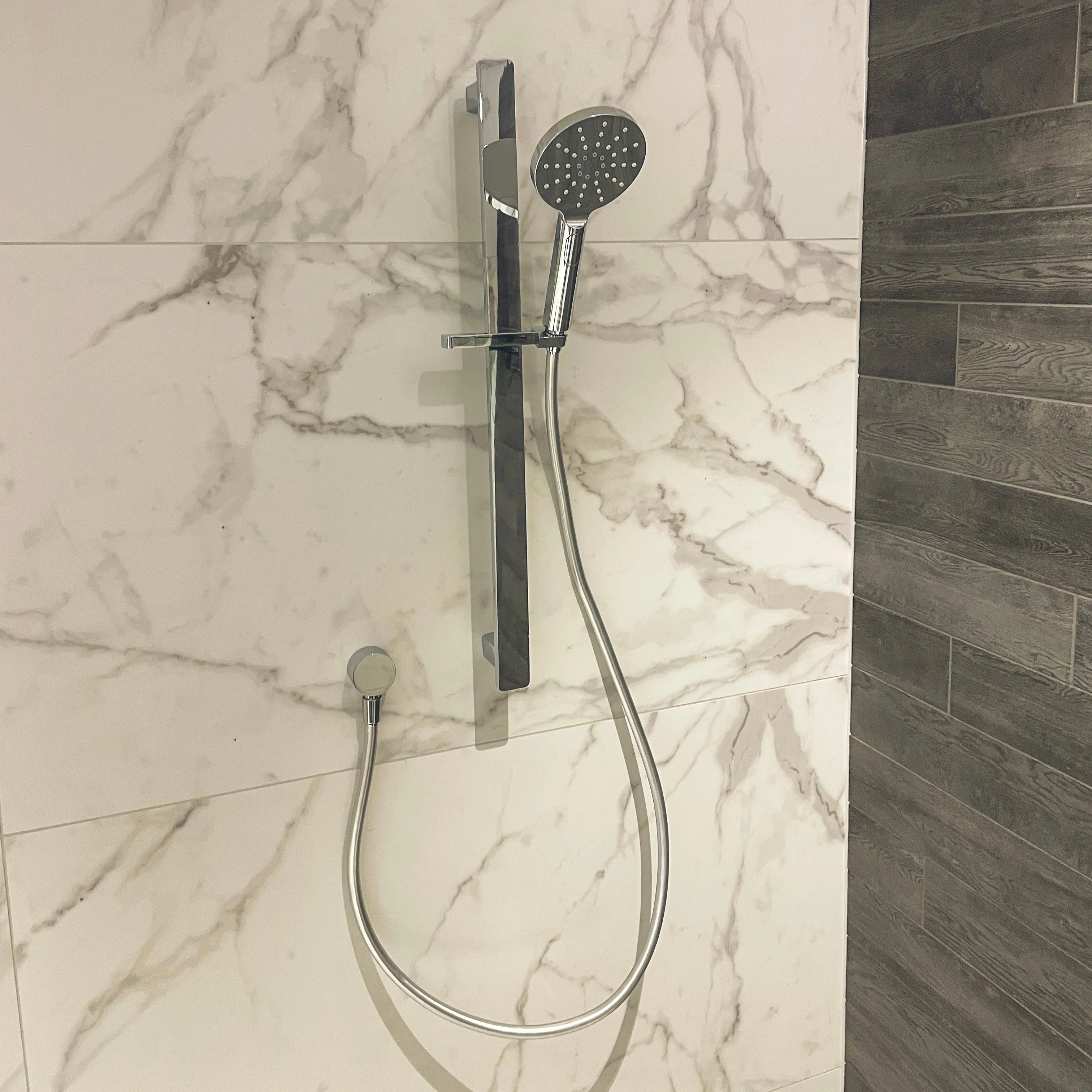 PURE ROUND LUXURY ADJUSTABLE SLIDE SHOWERS