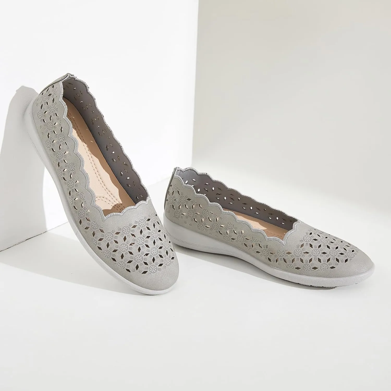 Shupua Flats for Women Dressy Comfortable Women's Ballet Flats Shoes Casual Black Flats Round Toe Womens Slip on Shoes PU Leather Flats Summer with Diamond Eyelets