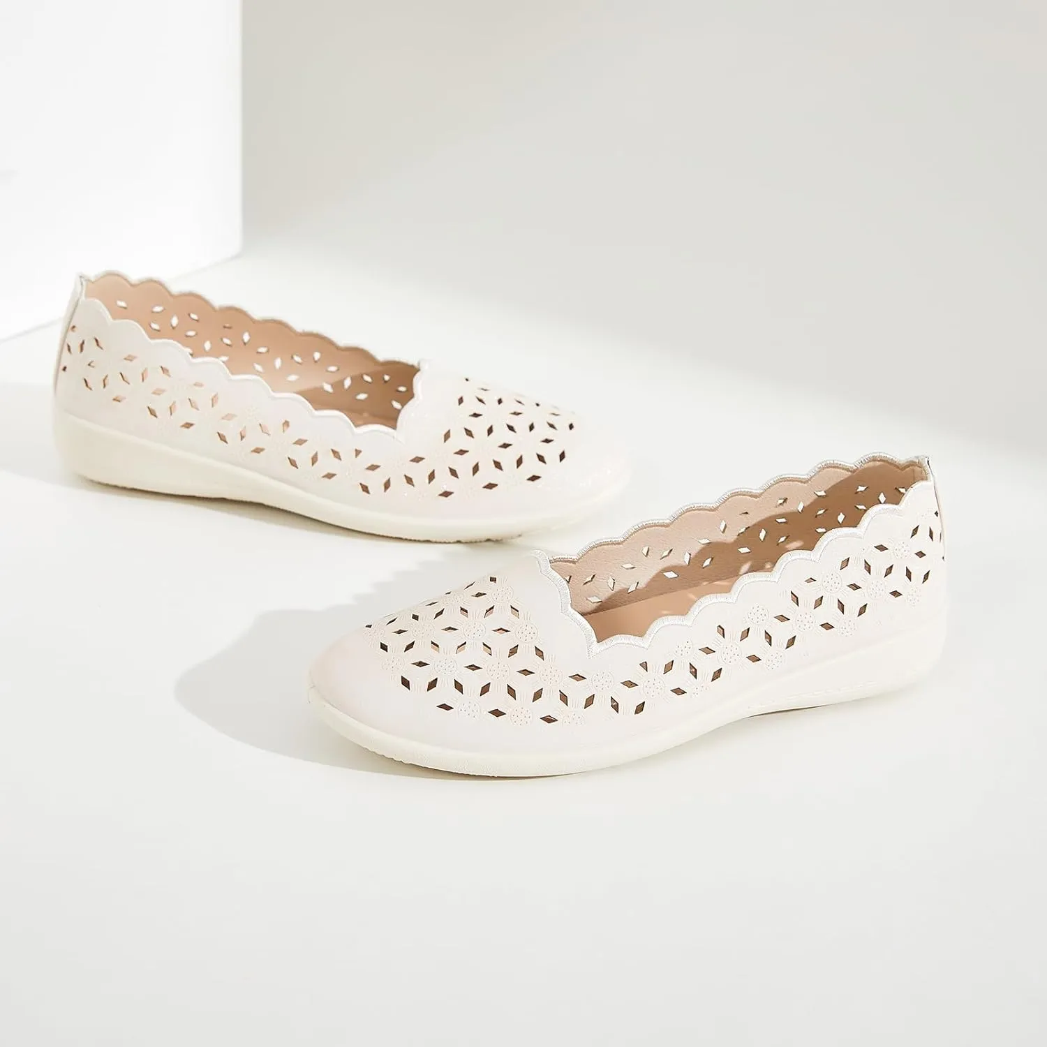 Shupua Flats for Women Dressy Comfortable Women's Ballet Flats Shoes Casual Black Flats Round Toe Womens Slip on Shoes PU Leather Flats Summer with Diamond Eyelets