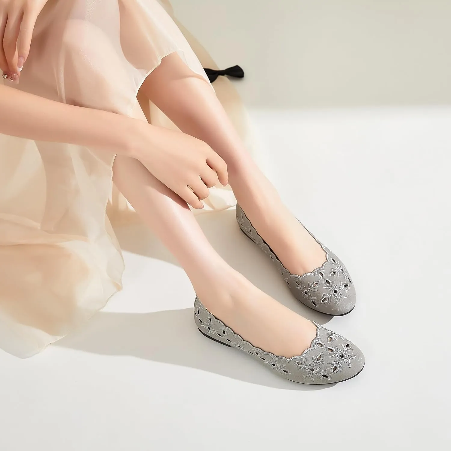 Shupua Women's Comfortable Dress Shoes Ballet Flats Slip On Shoes Black Flats Round Toe PU Leather Flats Summer with Floral Eyelets
