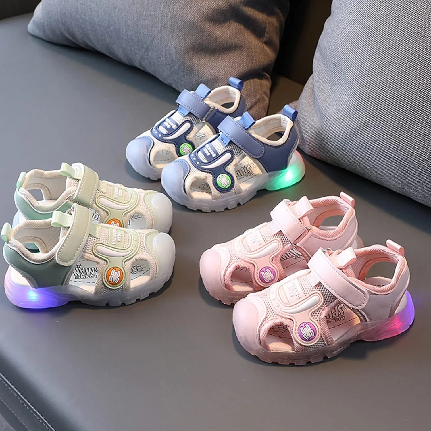 Toddler Cartoon Light Up Sandals Girls Boys Closed Toe Beach Shoes Luminous Soft Sole Non Slip Anti Slip Sneakers