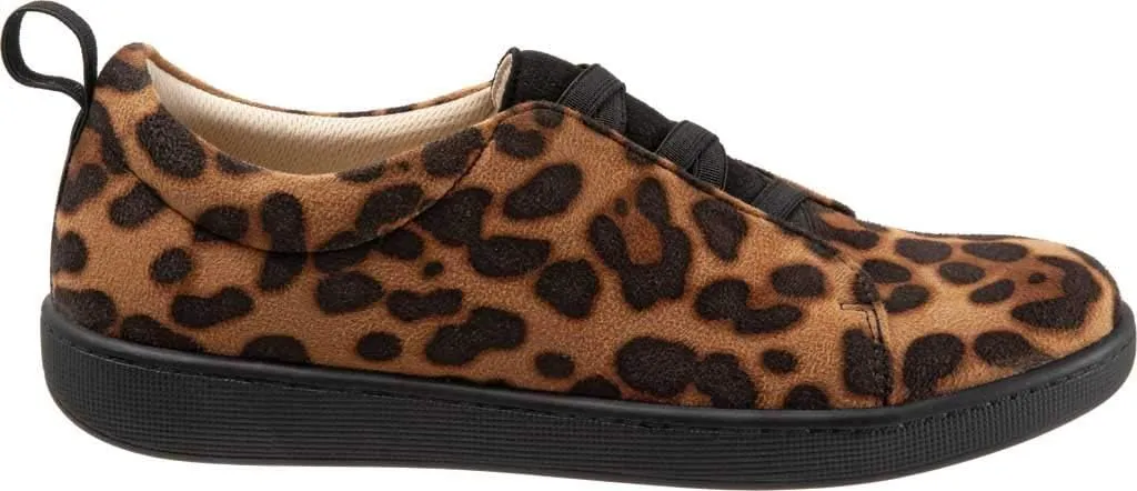 Trotters Women's Avrille Sneaker