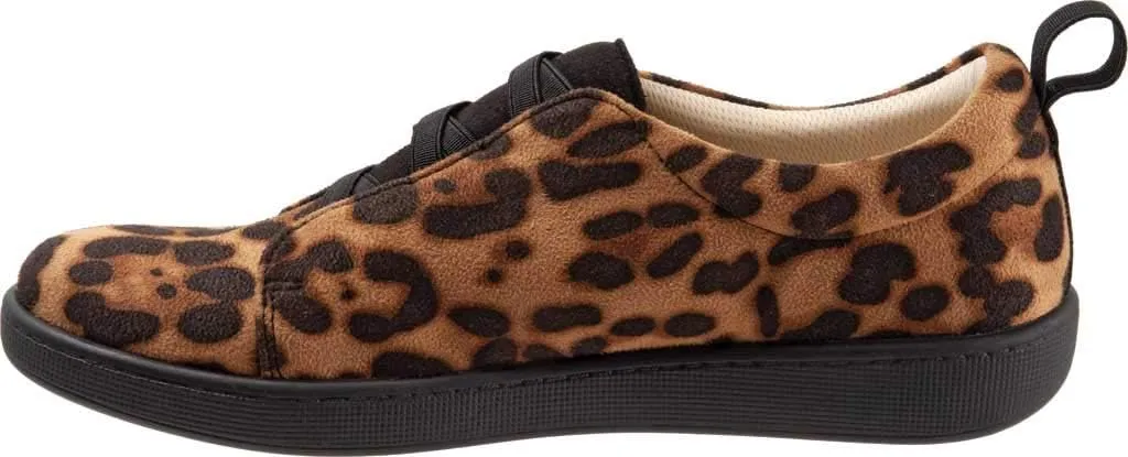 Trotters Women's Avrille Sneaker