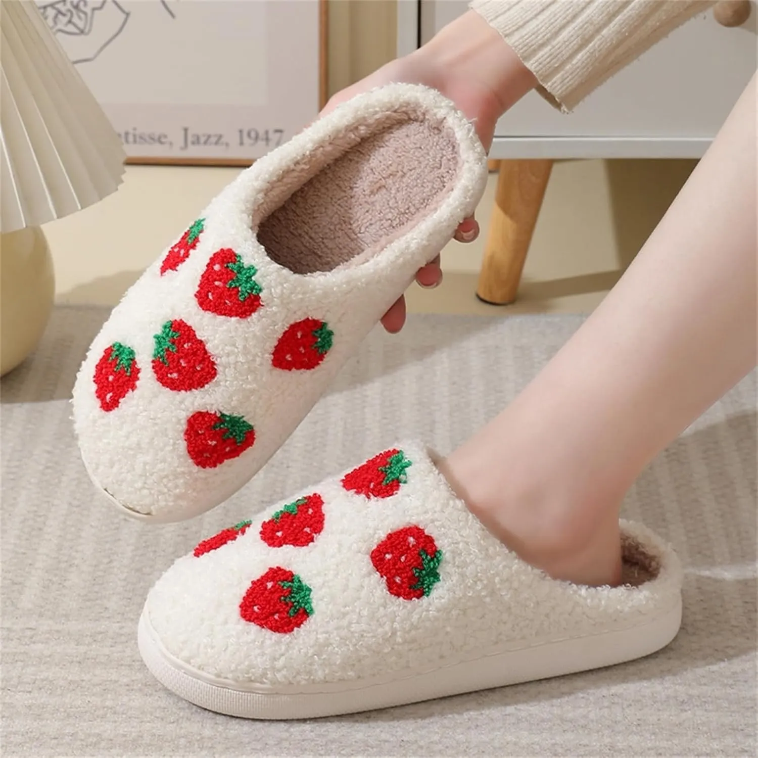 Women Slippers Cute House Slippers Strawberry Slippers Comfy Soft Bedroom Shoes Warm Fuzzy Slip-On Slippers Indoor Non-slip Plush Bedroom Slippers, E-24TX001
