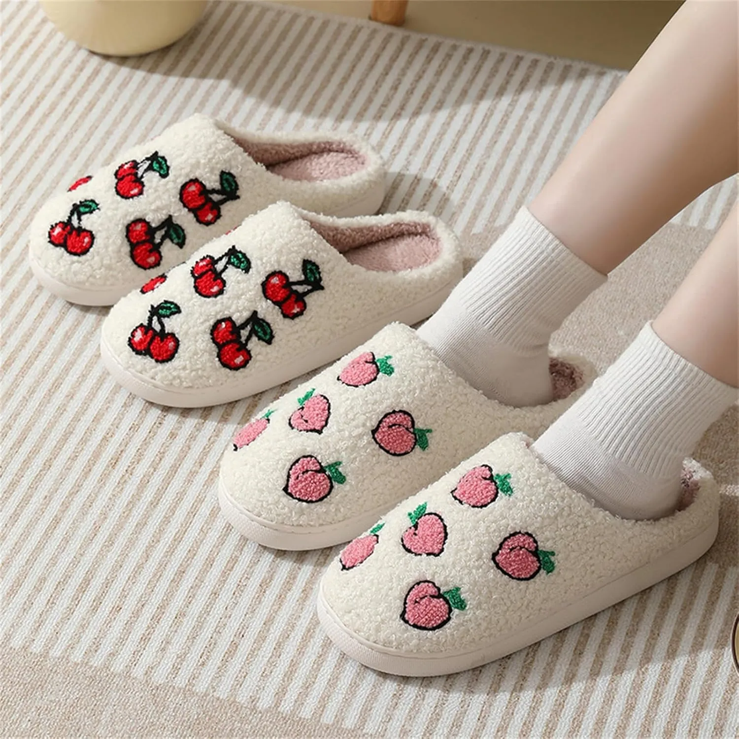 Women Slippers Cute House Slippers Strawberry Slippers Comfy Soft Bedroom Shoes Warm Fuzzy Slip-On Slippers Indoor Non-slip Plush Bedroom Slippers, E-24TX001