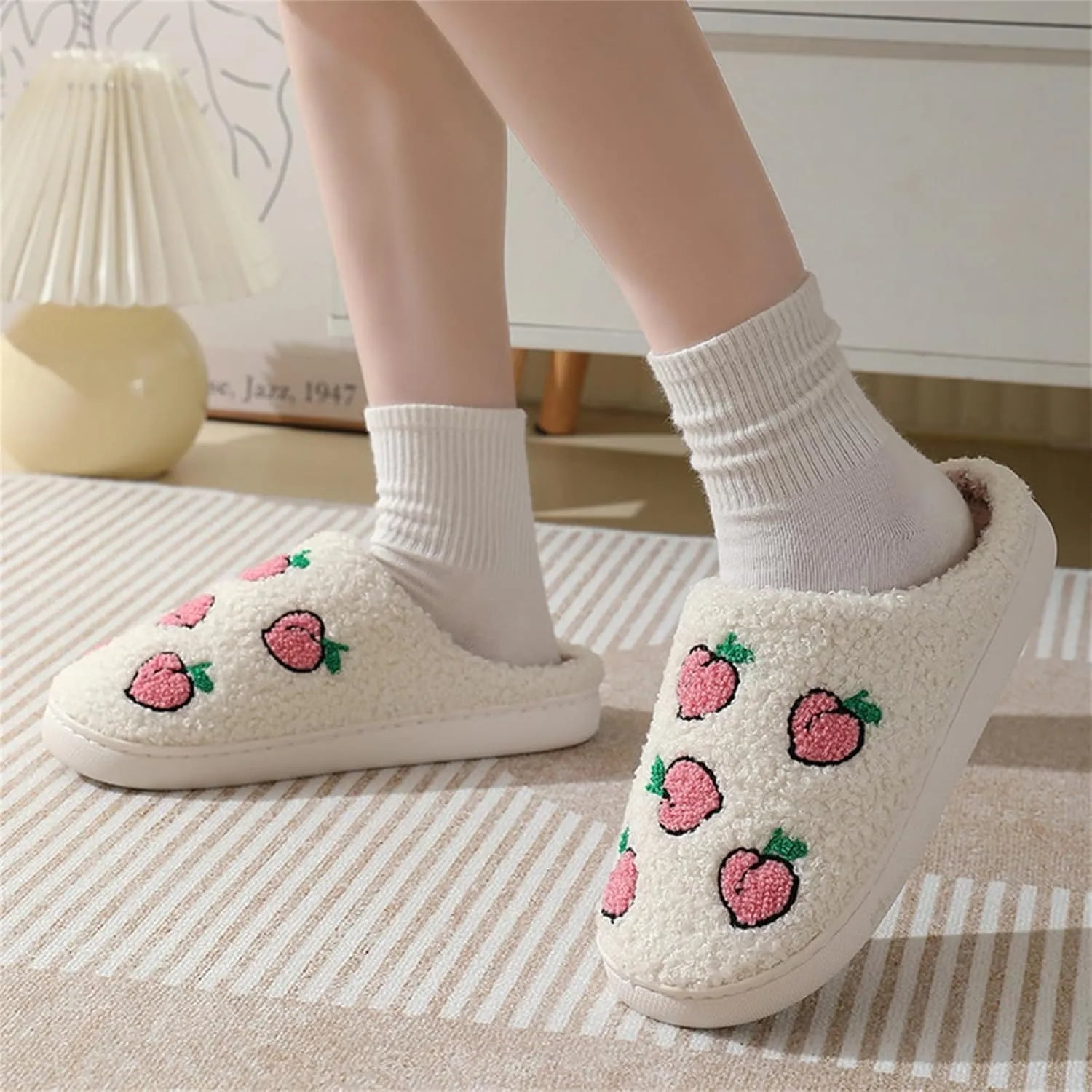 Women Slippers Cute House Slippers Strawberry Slippers Comfy Soft Bedroom Shoes Warm Fuzzy Slip-On Slippers Indoor Non-slip Plush Bedroom Slippers, E-24TX001