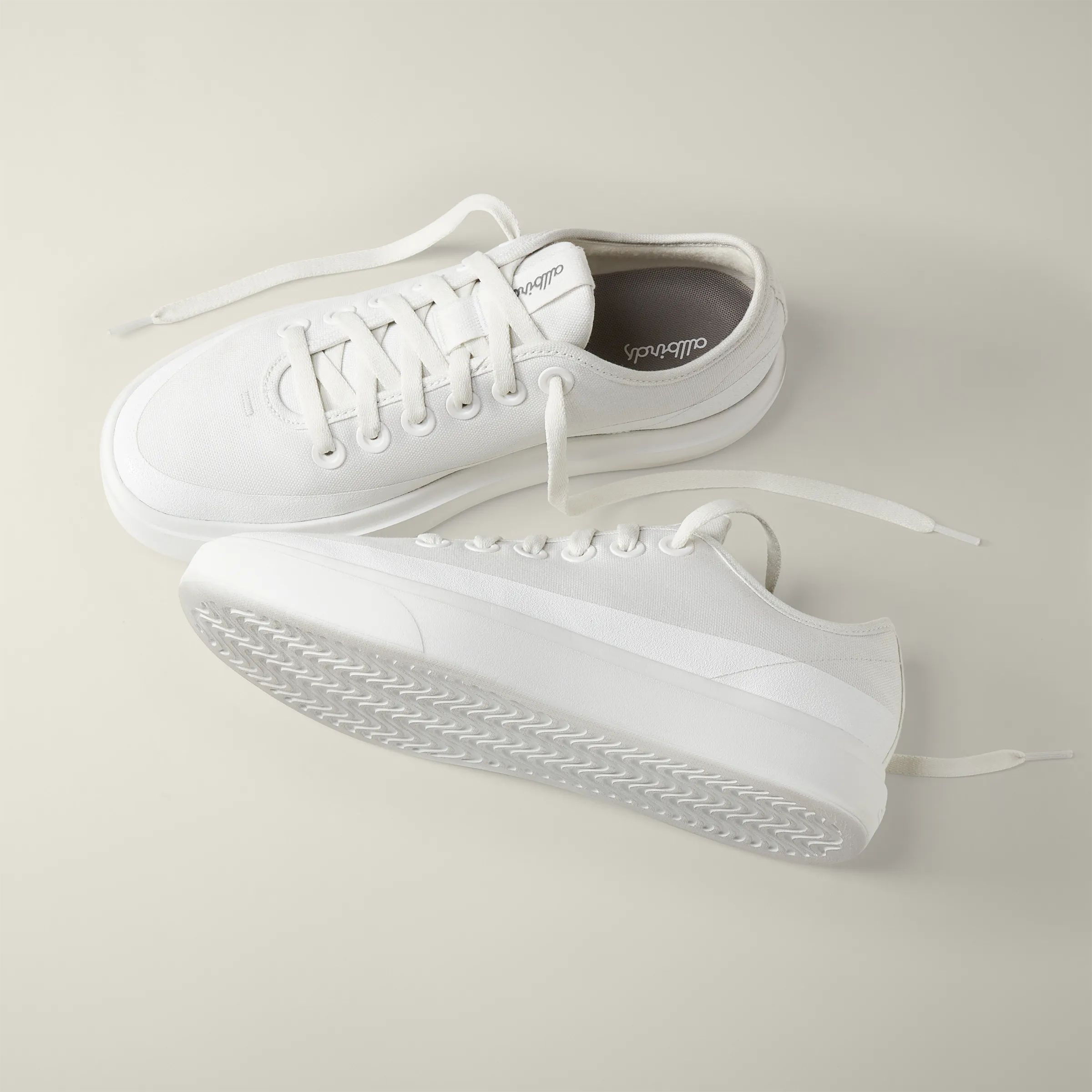 Women's Canvas Pipers