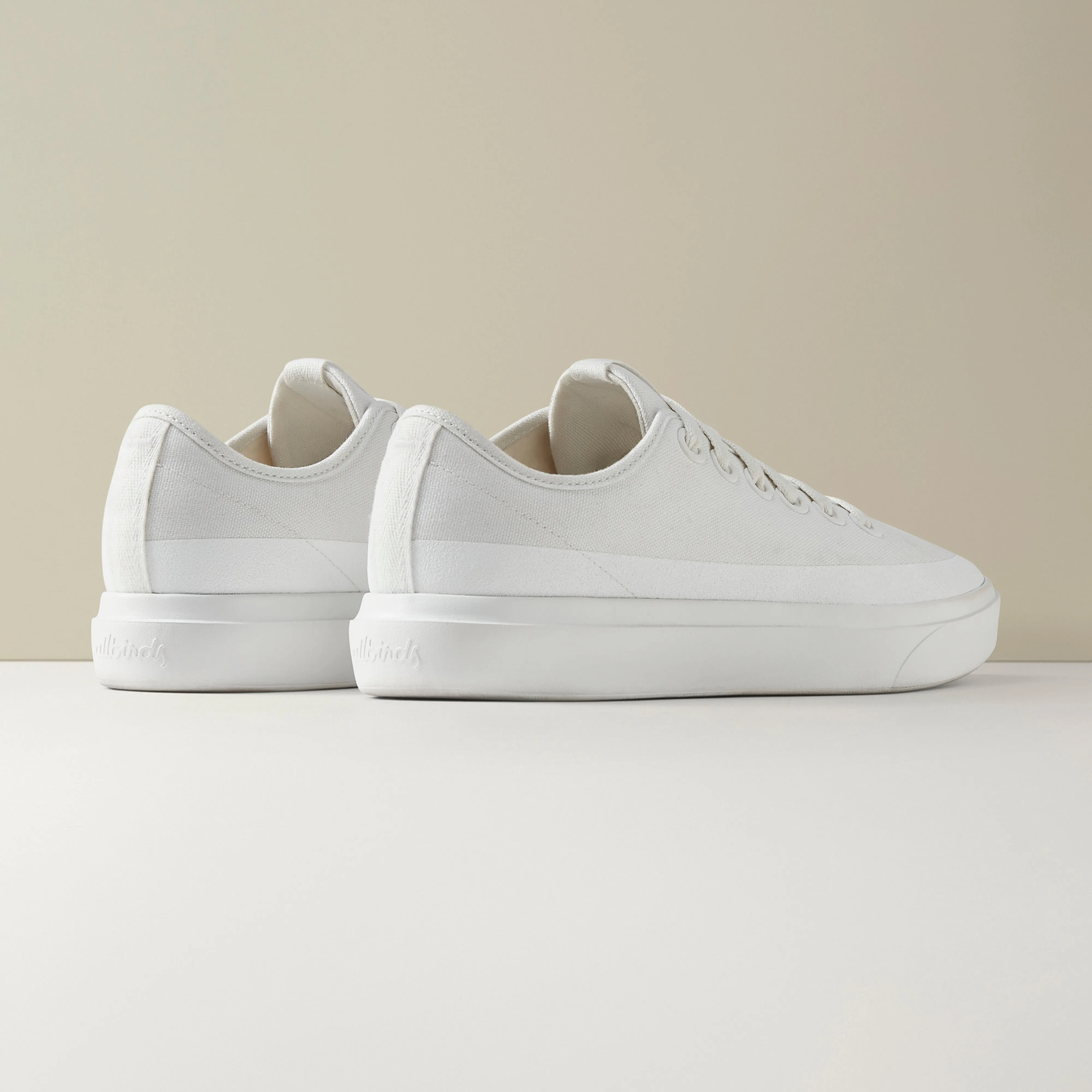 Women's Canvas Pipers
