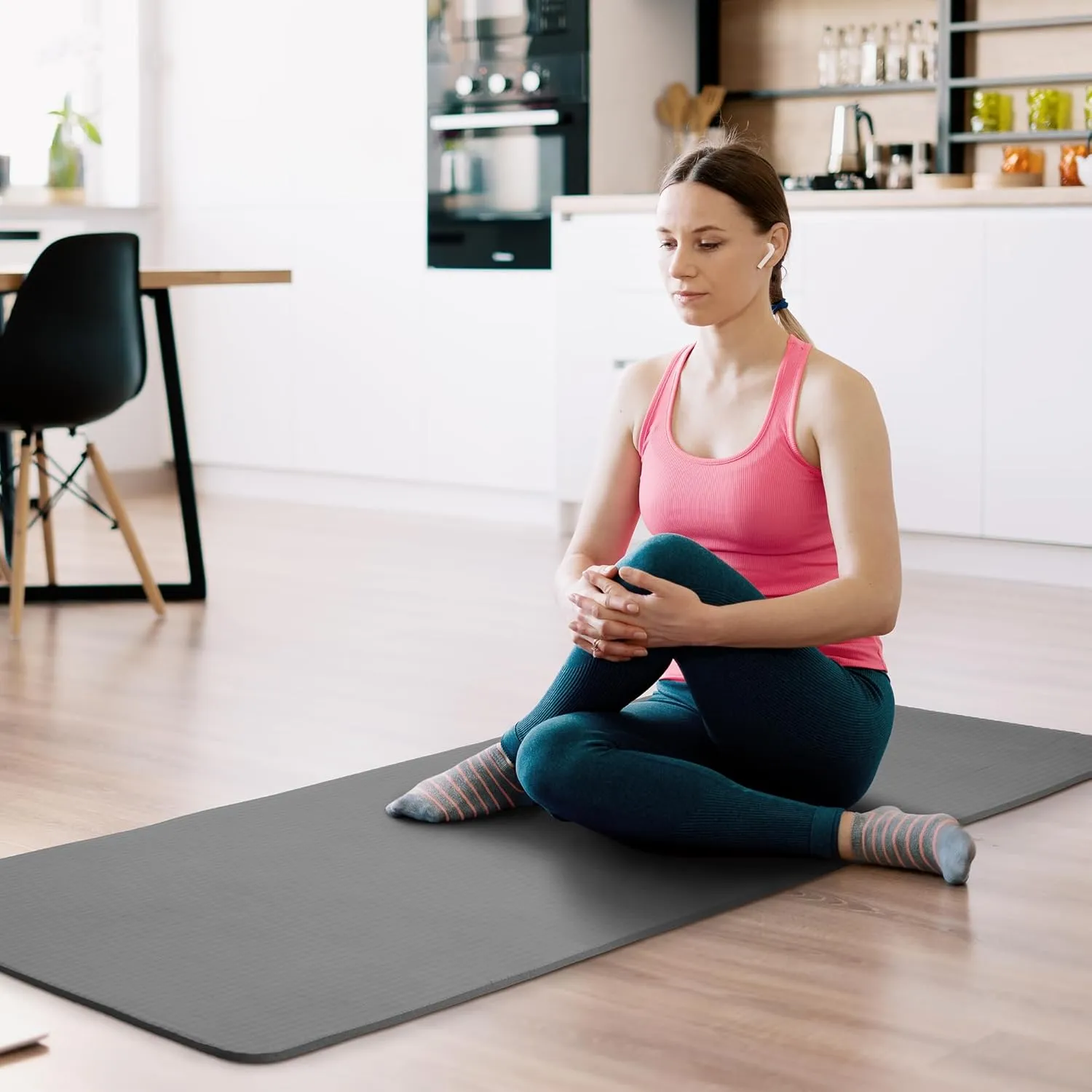 Yoga Mat, 1/2-Inch Extra Thick High Density Exercise Mat, Anti-Tear Exercise Yoga Mat with Carrying Strap, Suitable for Various Yoga Exercises